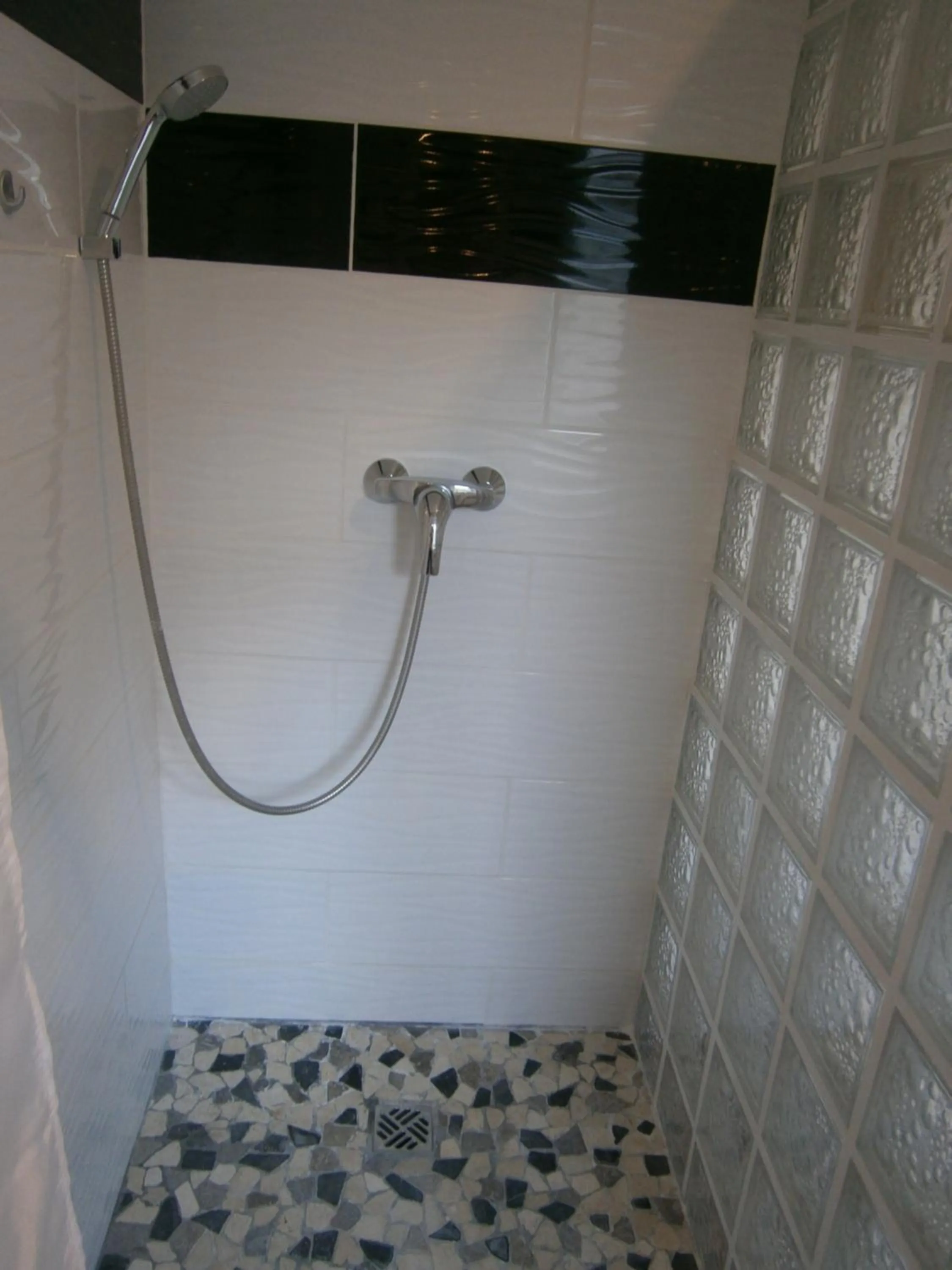 Shower in Les Charmilles