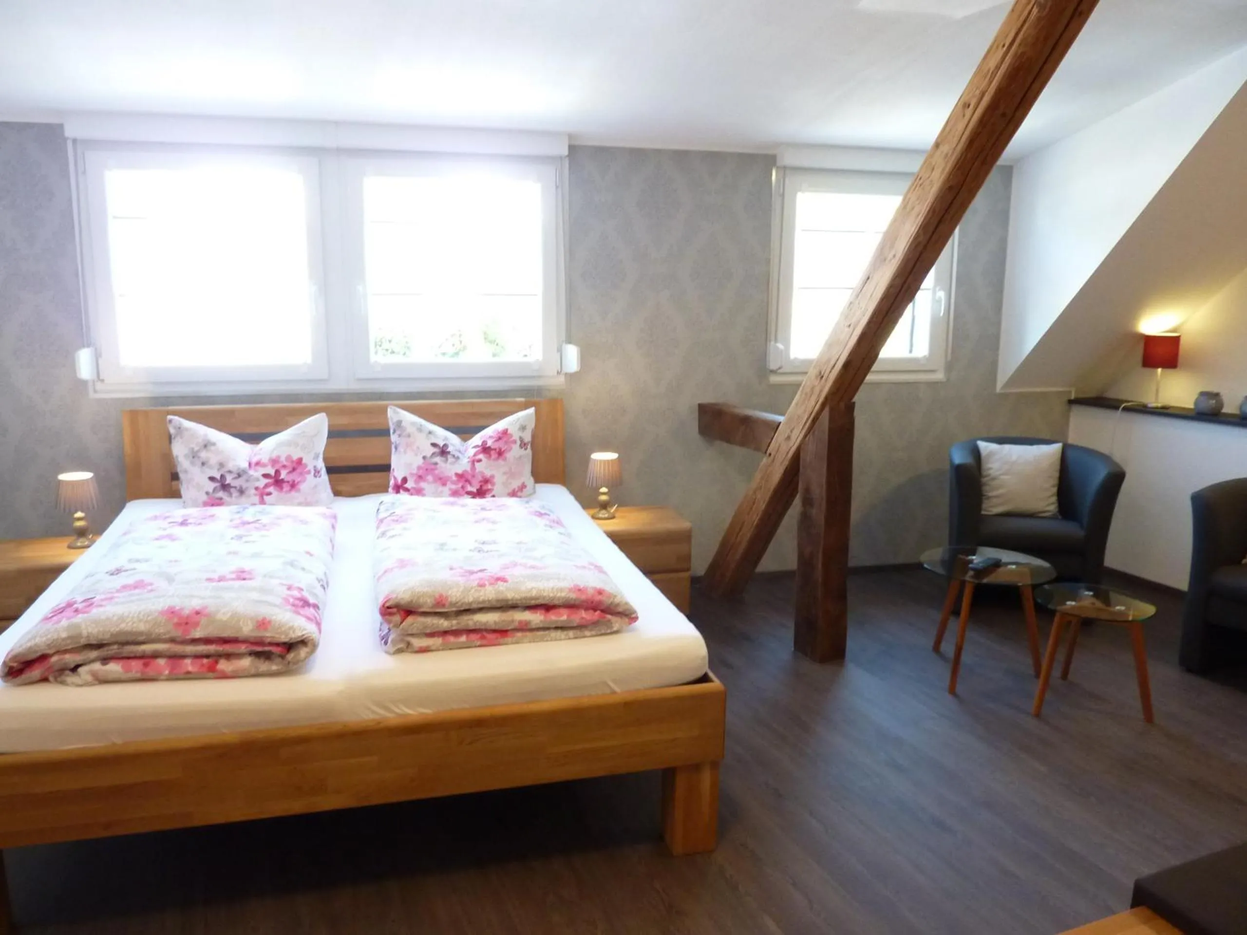 Photo of the whole room, Bed in Der Weinladen