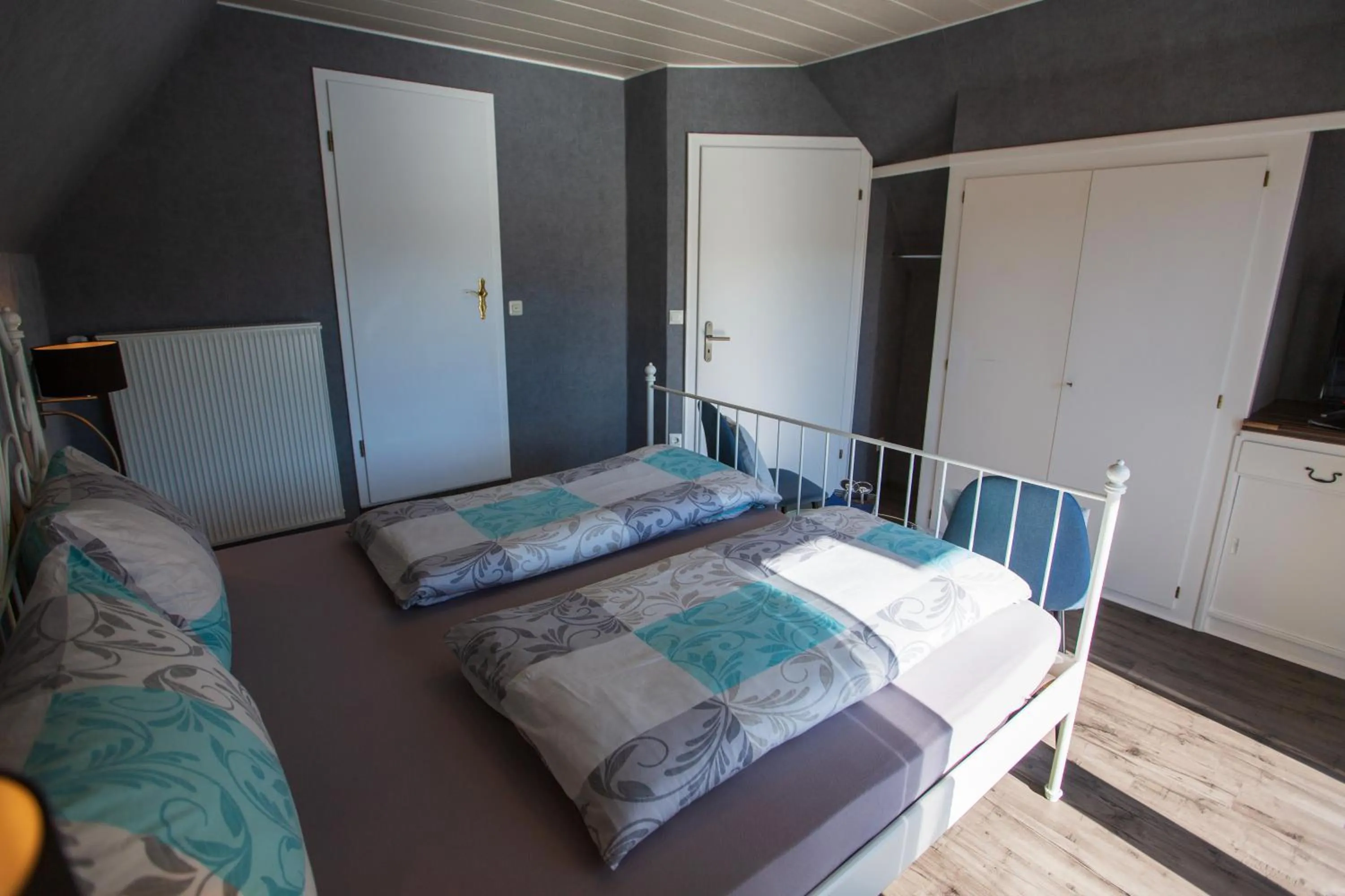 Photo of the whole room, Bed in Der Weinladen