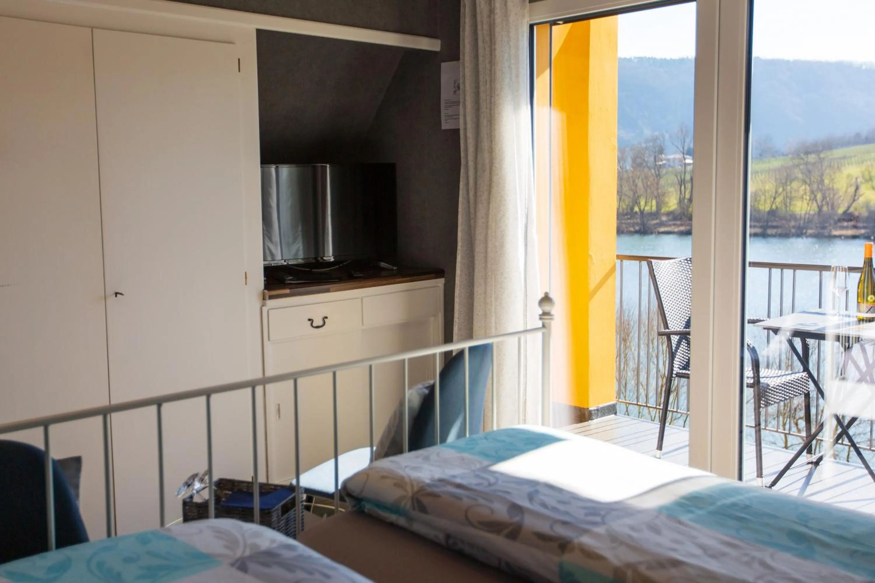 Photo of the whole room, Bed in Der Weinladen