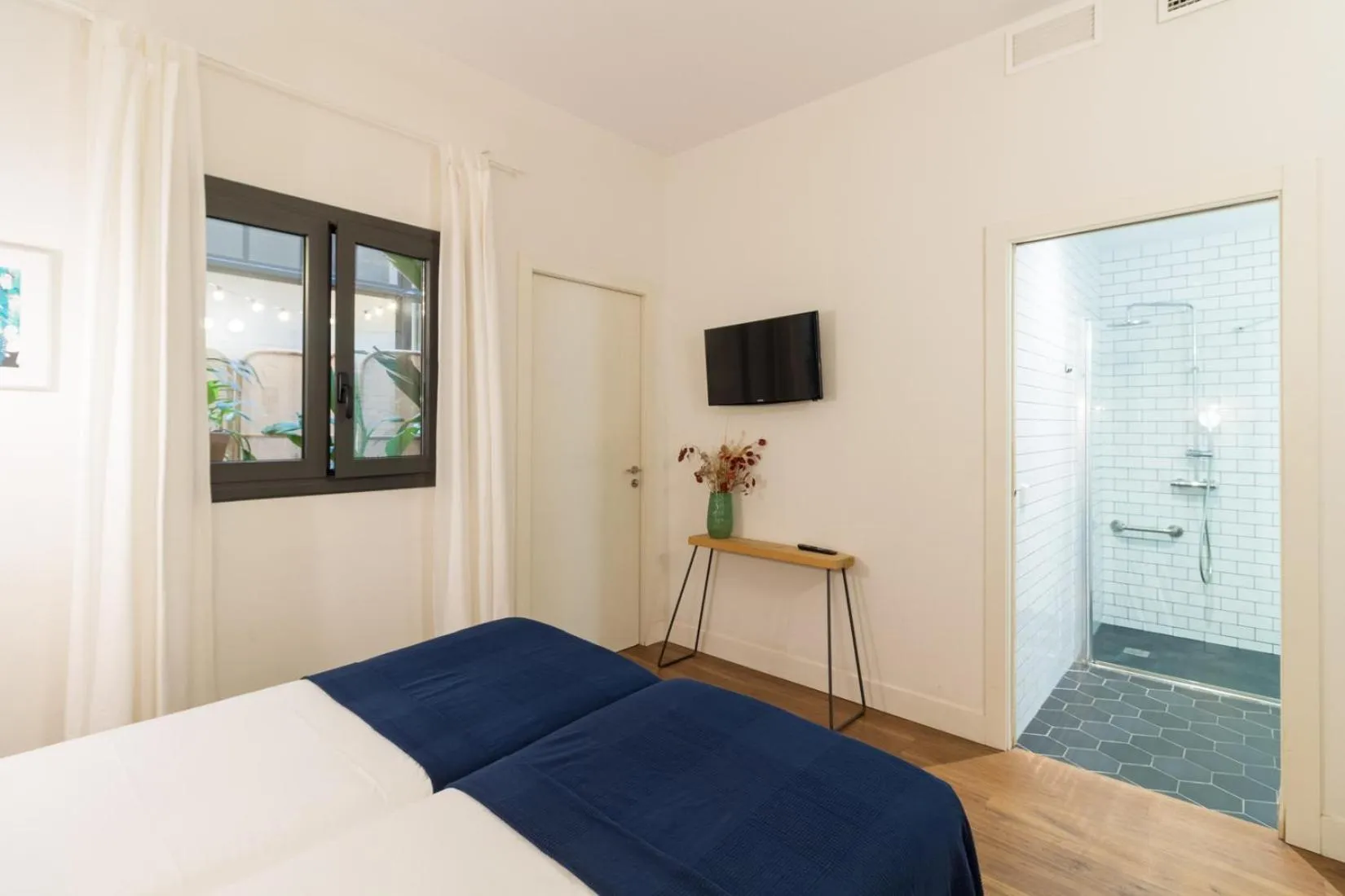 TV and multimedia, Bed in Magatzem 128