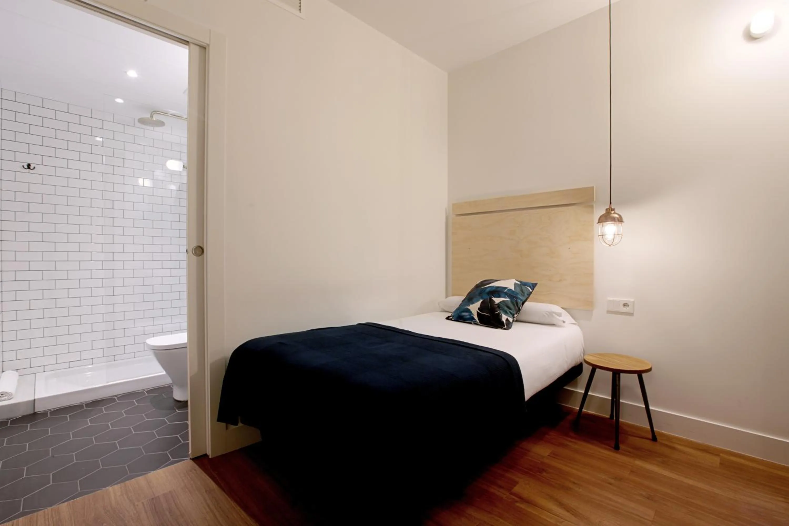 Photo of the whole room, Bed in Magatzem 128