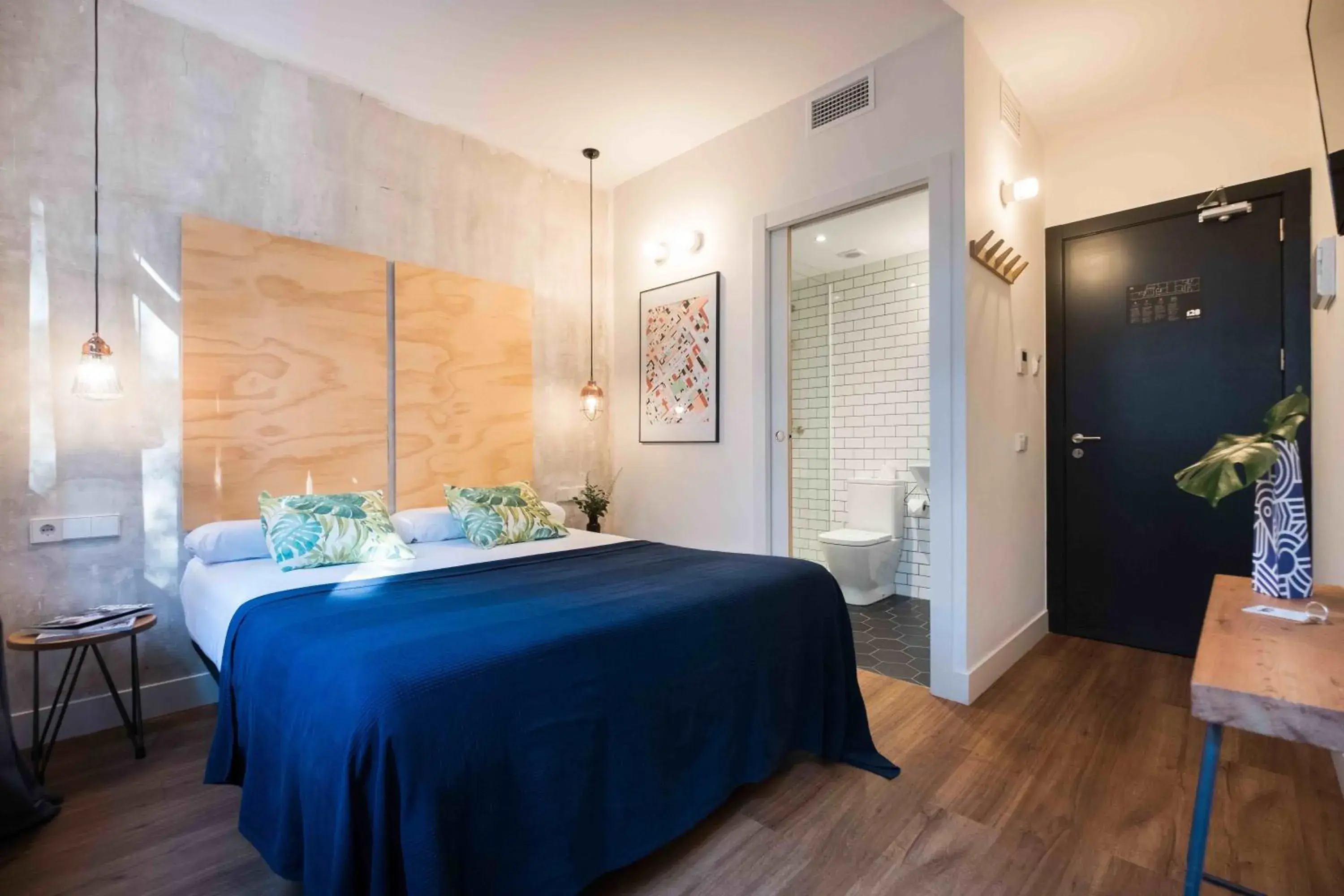 Double Room with City View in Magatzem 128 Double Room with City View in Magatzem 128