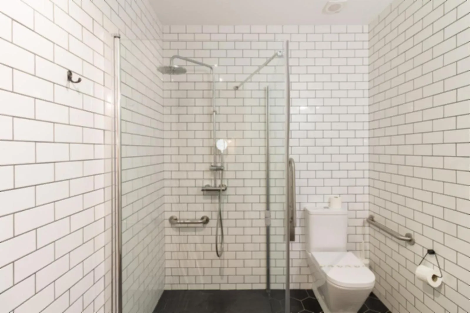 Toilet in Magatzem 128