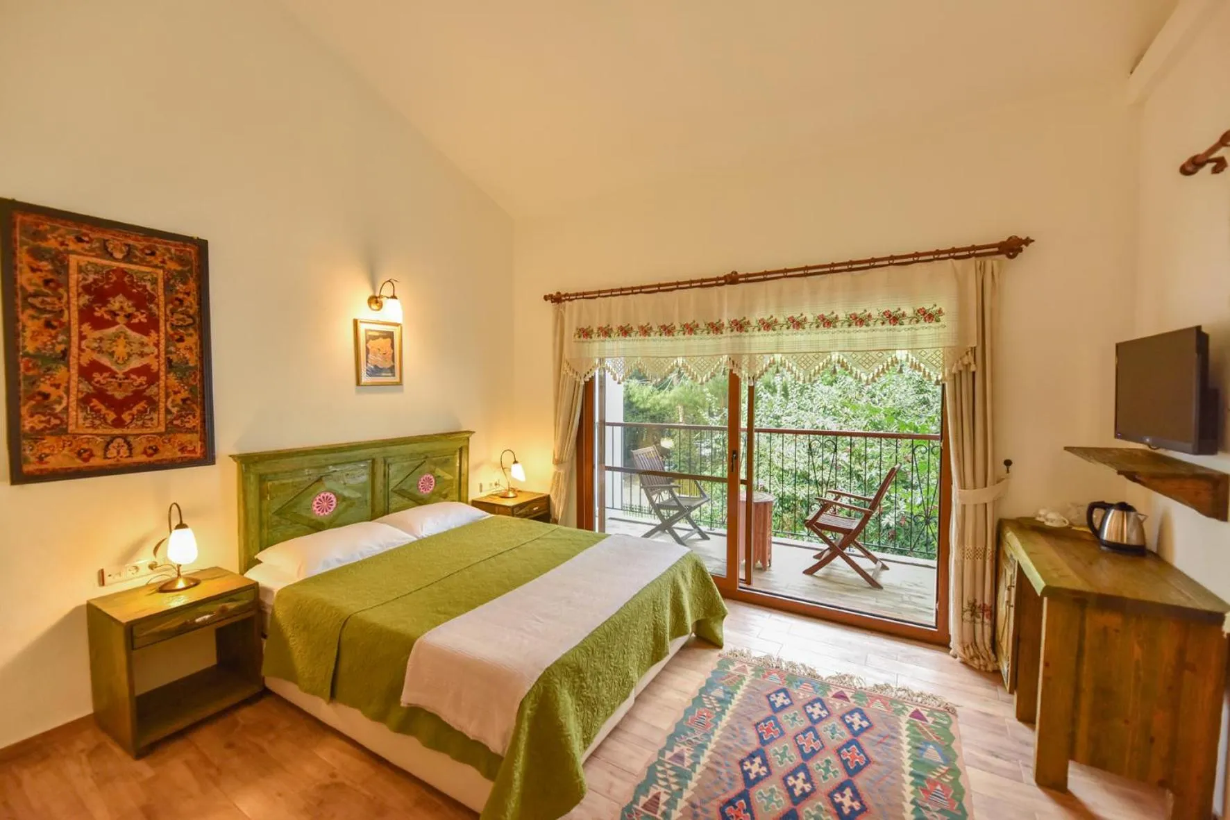 Photo of the whole room, Bed in Pyramid Boutique Hotel