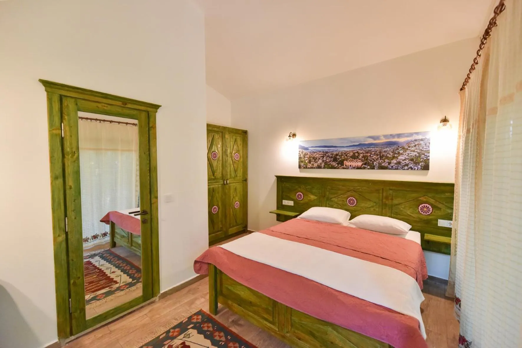 Photo of the whole room, Bed in Pyramid Boutique Hotel