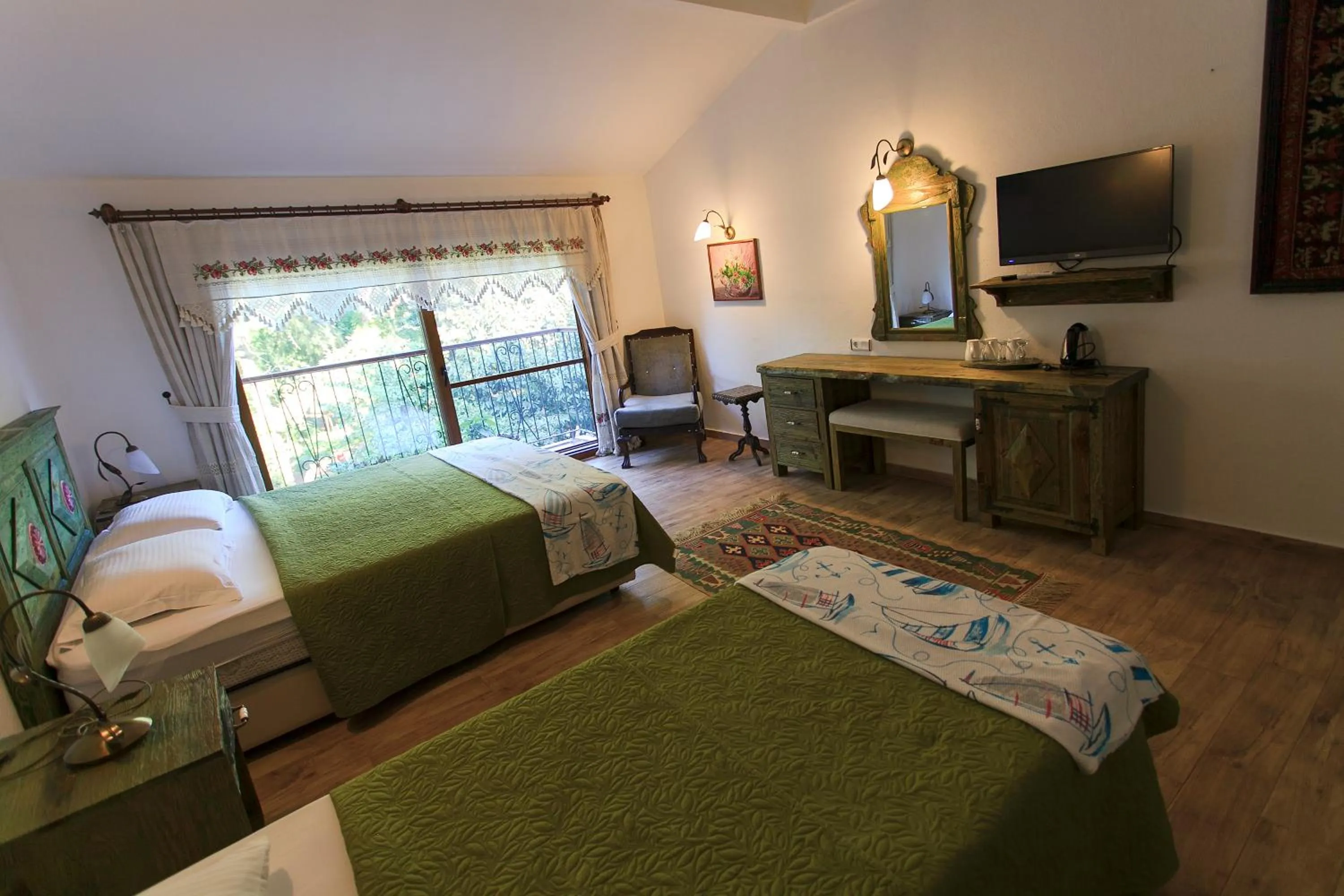 Photo of the whole room, Bed in Pyramid Boutique Hotel