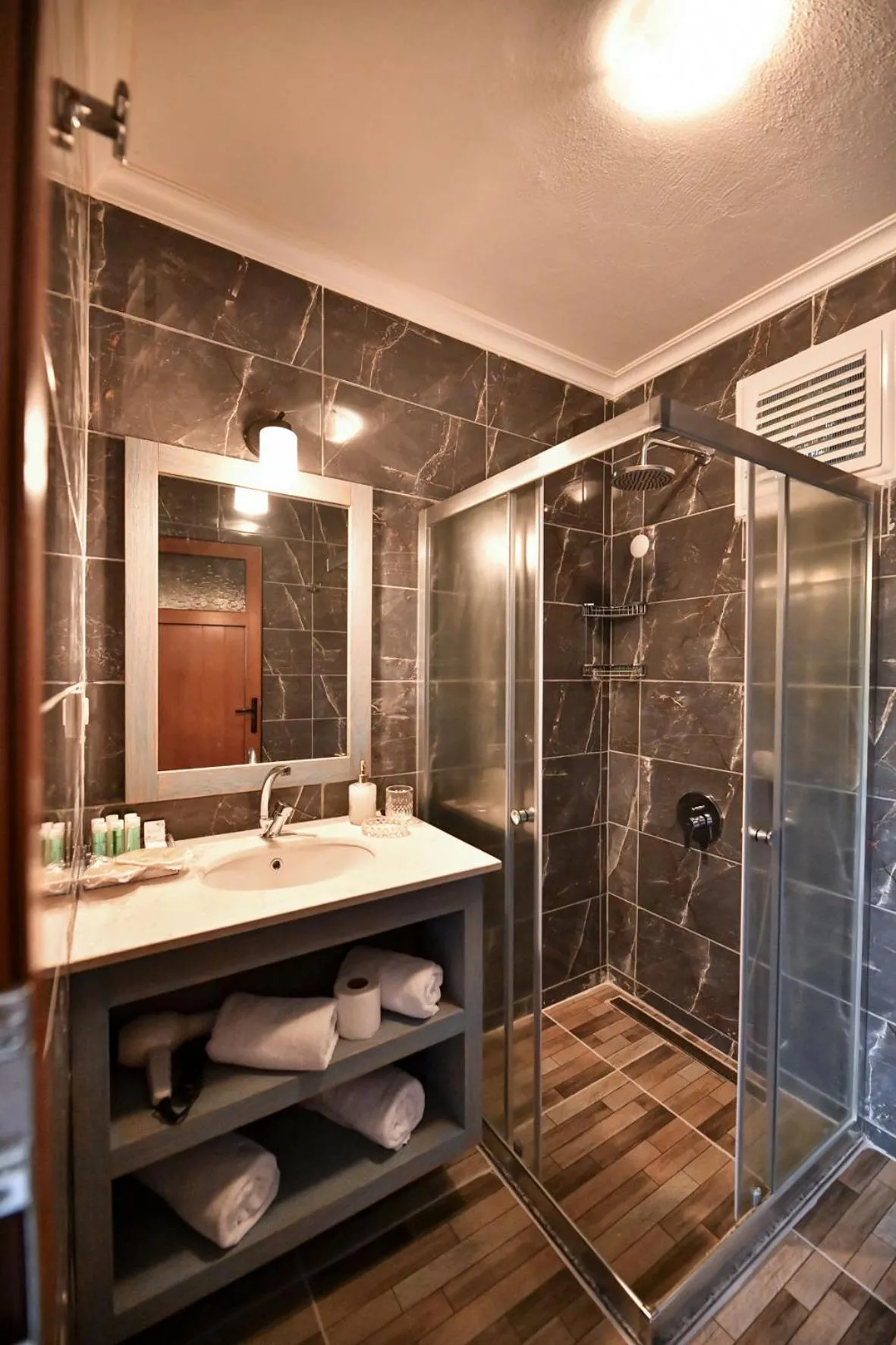 Shower in Pyramid Boutique Hotel