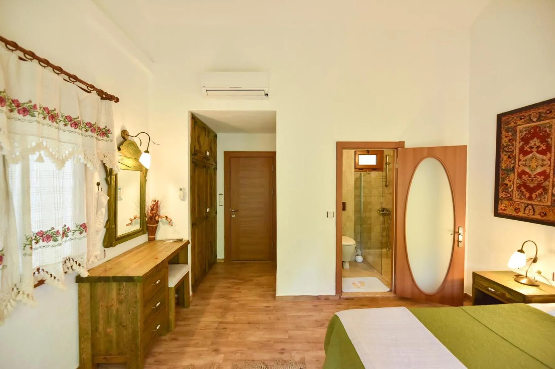 Photo of the whole room, Bed in Pyramid Boutique Hotel