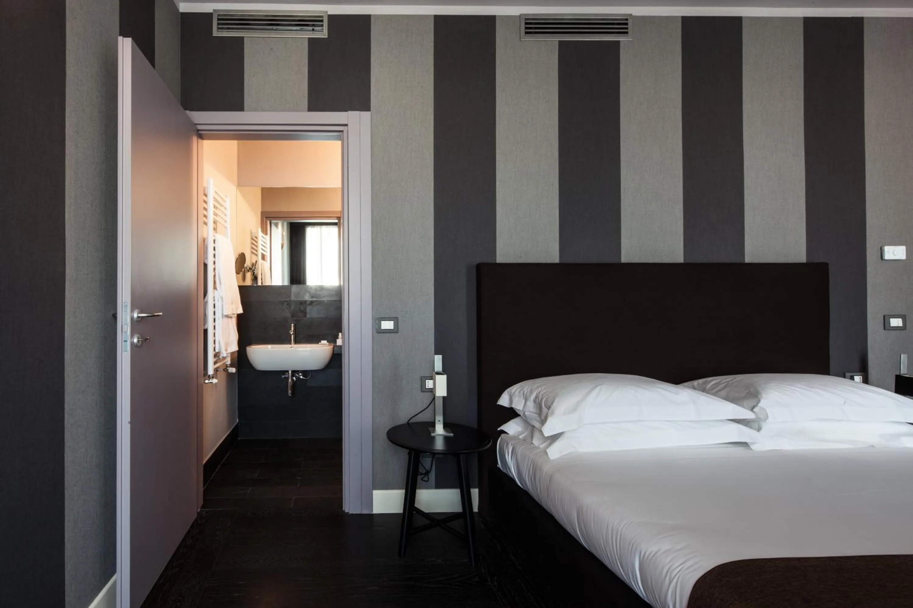 Bed, Room Photo in Fifty House