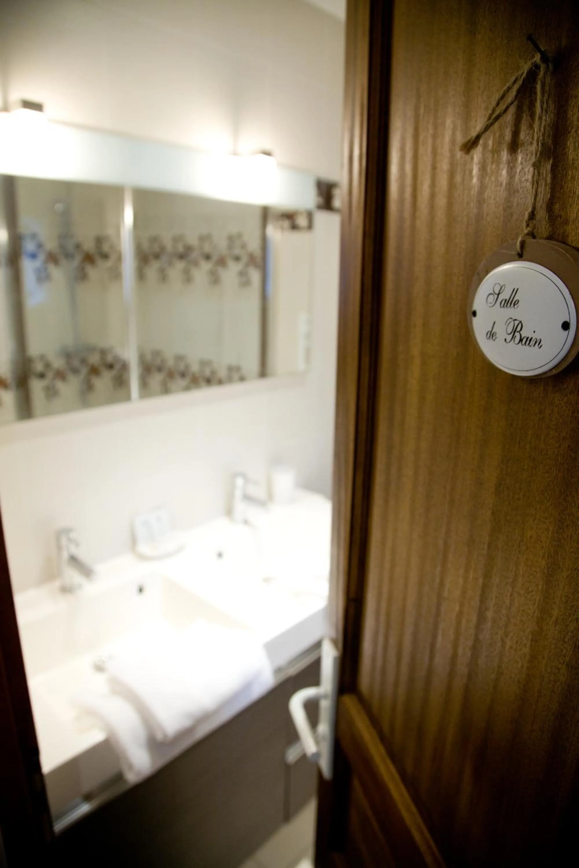 Bathroom in Chambres Du Marais