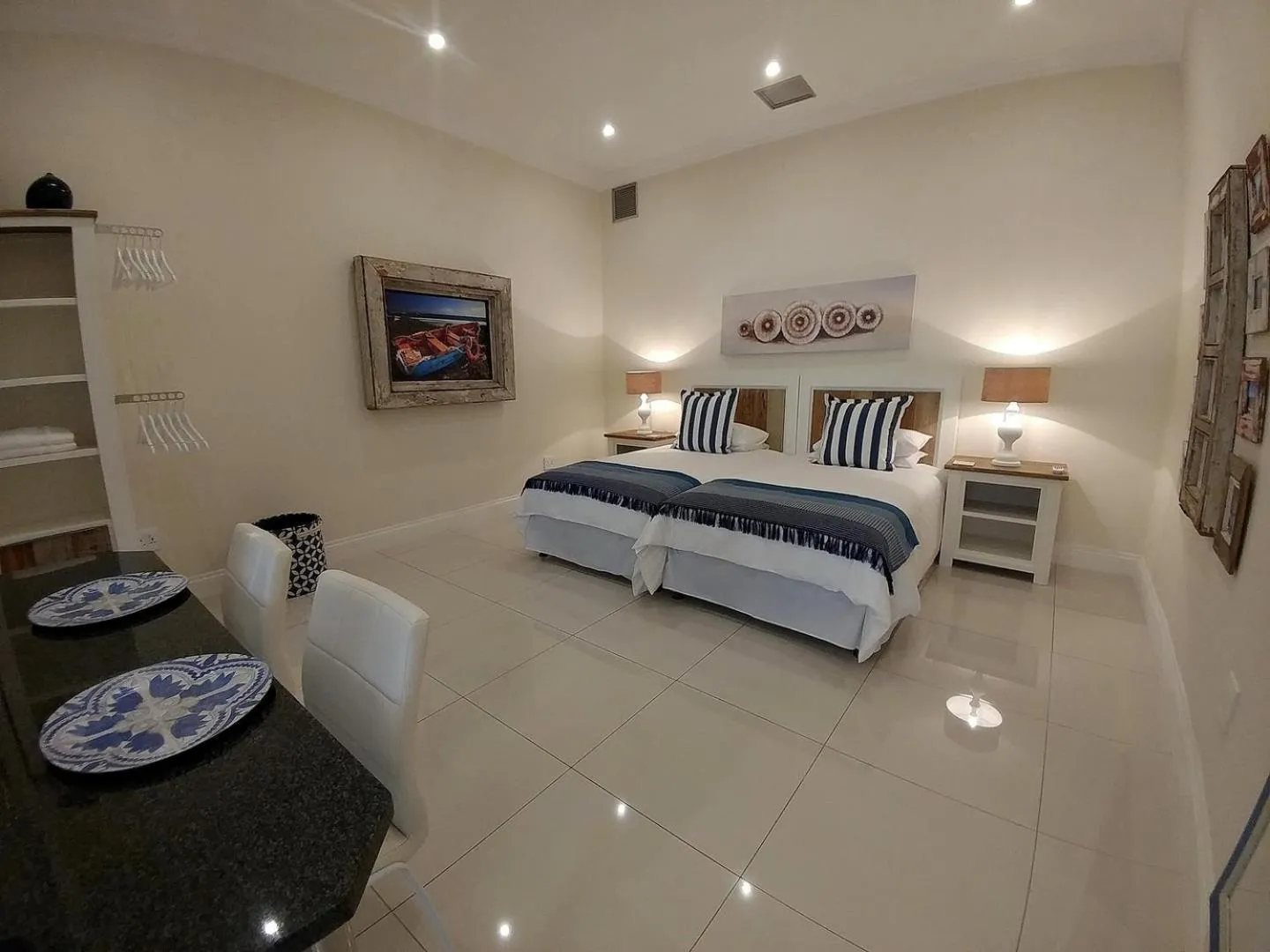 Bedroom, Bed in Andante Lodge