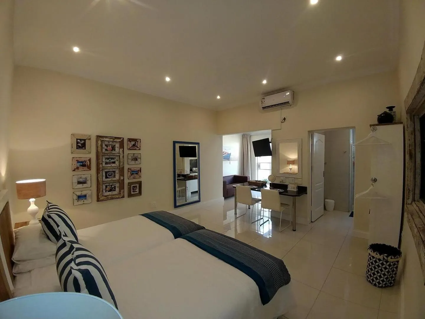 Bedroom, Bed in Andante Lodge