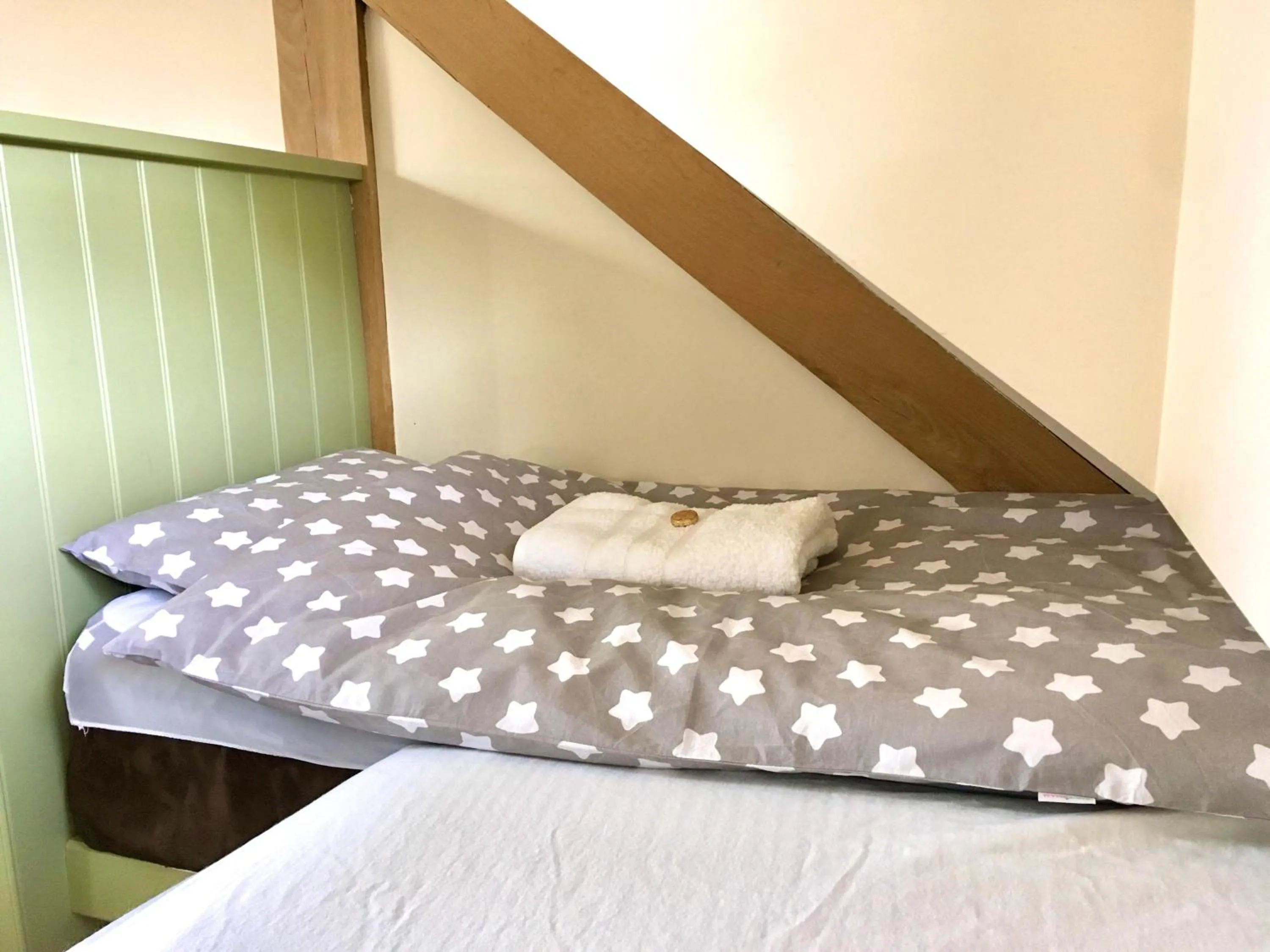 Deluxe Family Suite in Greencourt Loft - The Cotswold Way, Stroud