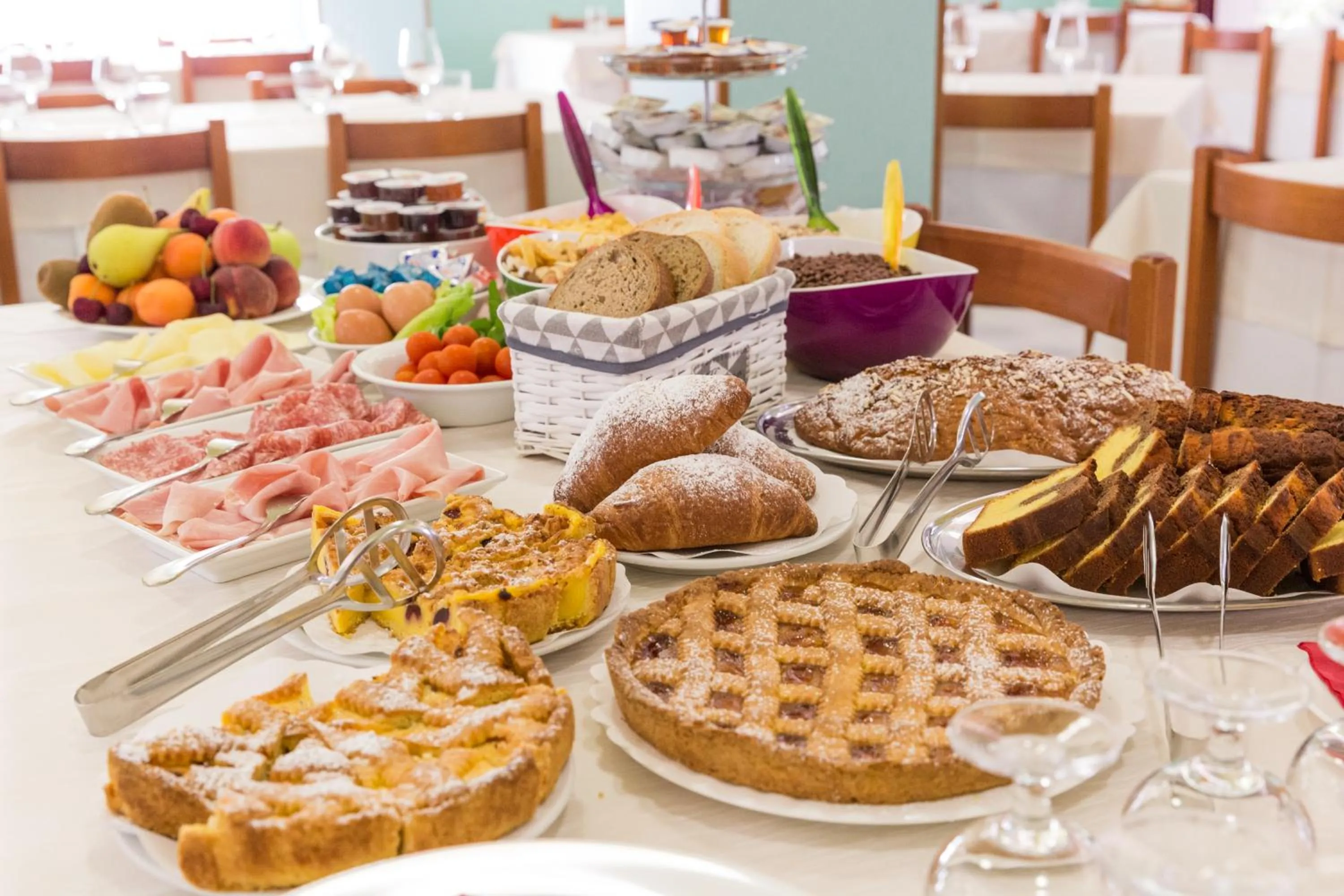 Breakfast in Hotel Parini