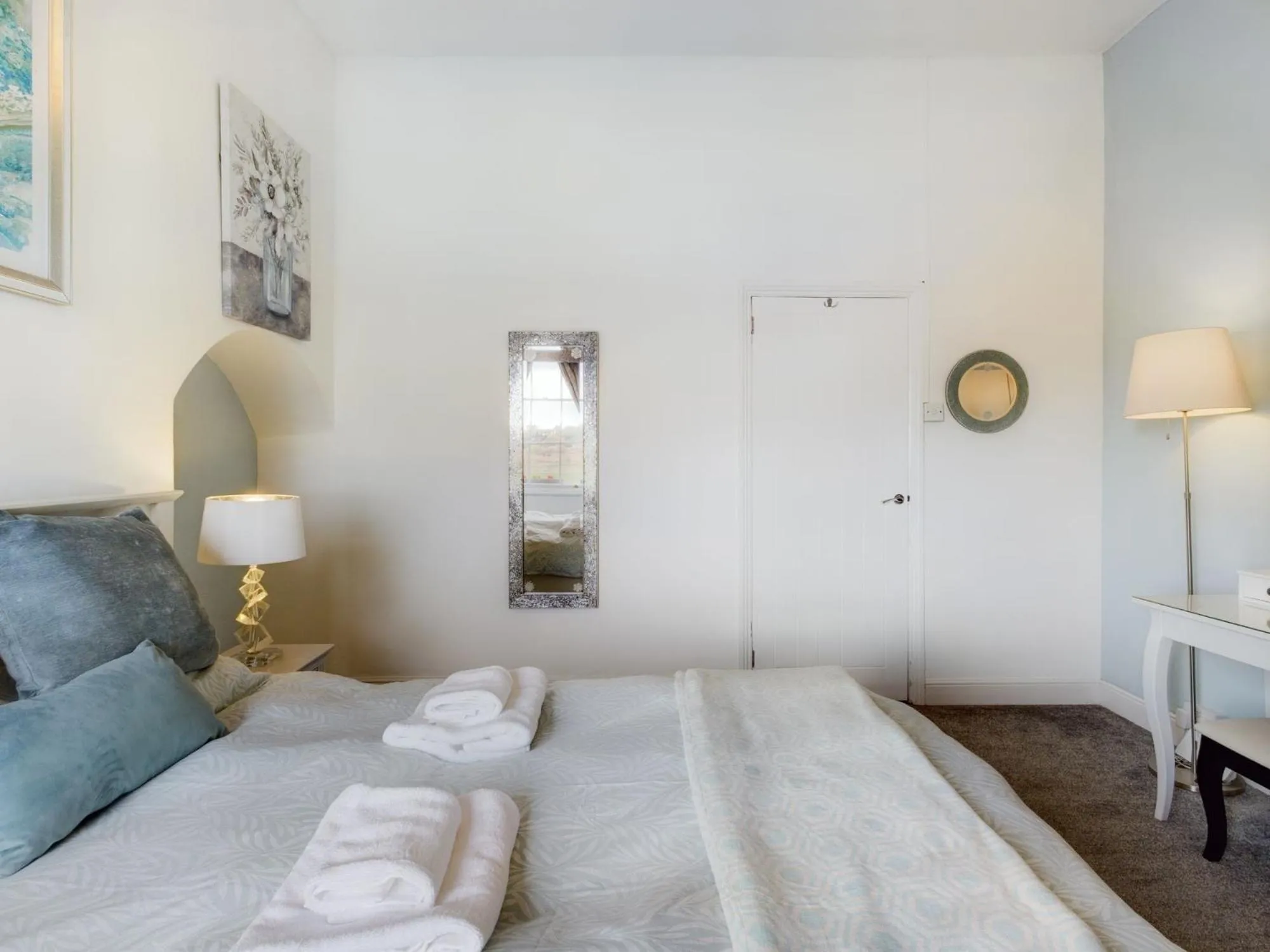 Photo of the whole room, Bed in Rondeva