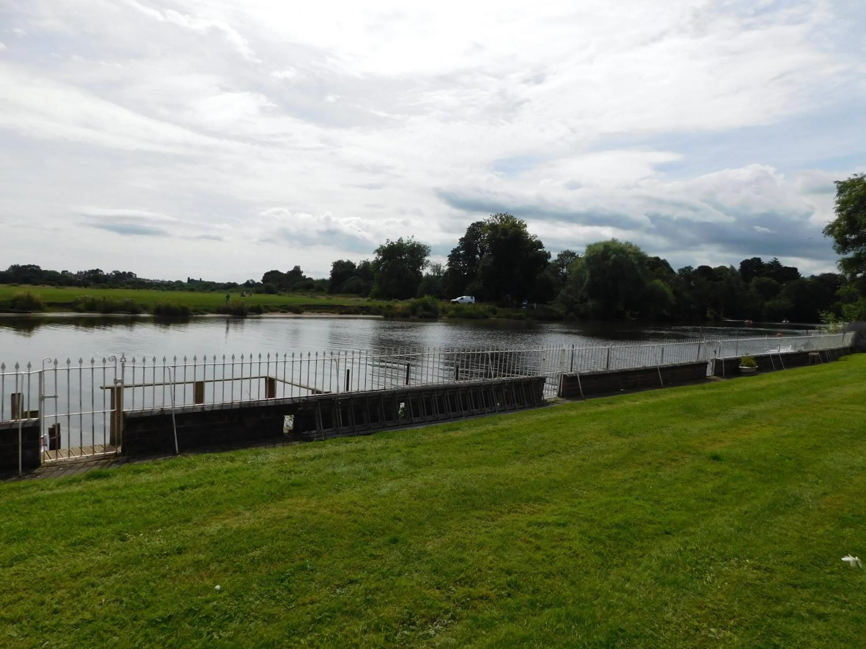 Property building in Rondeva