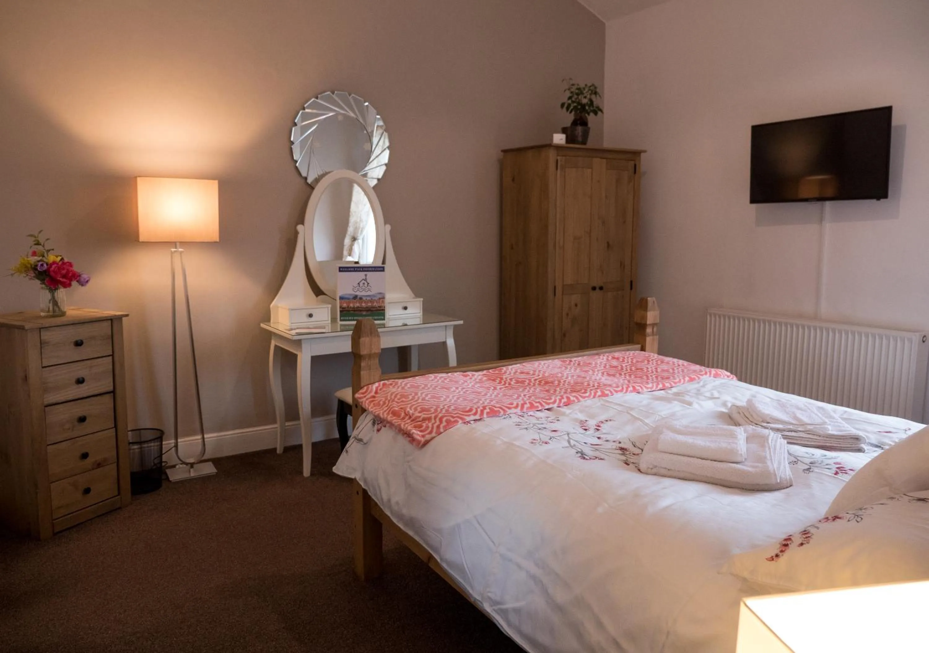 Bedroom, Bed in Rondeva