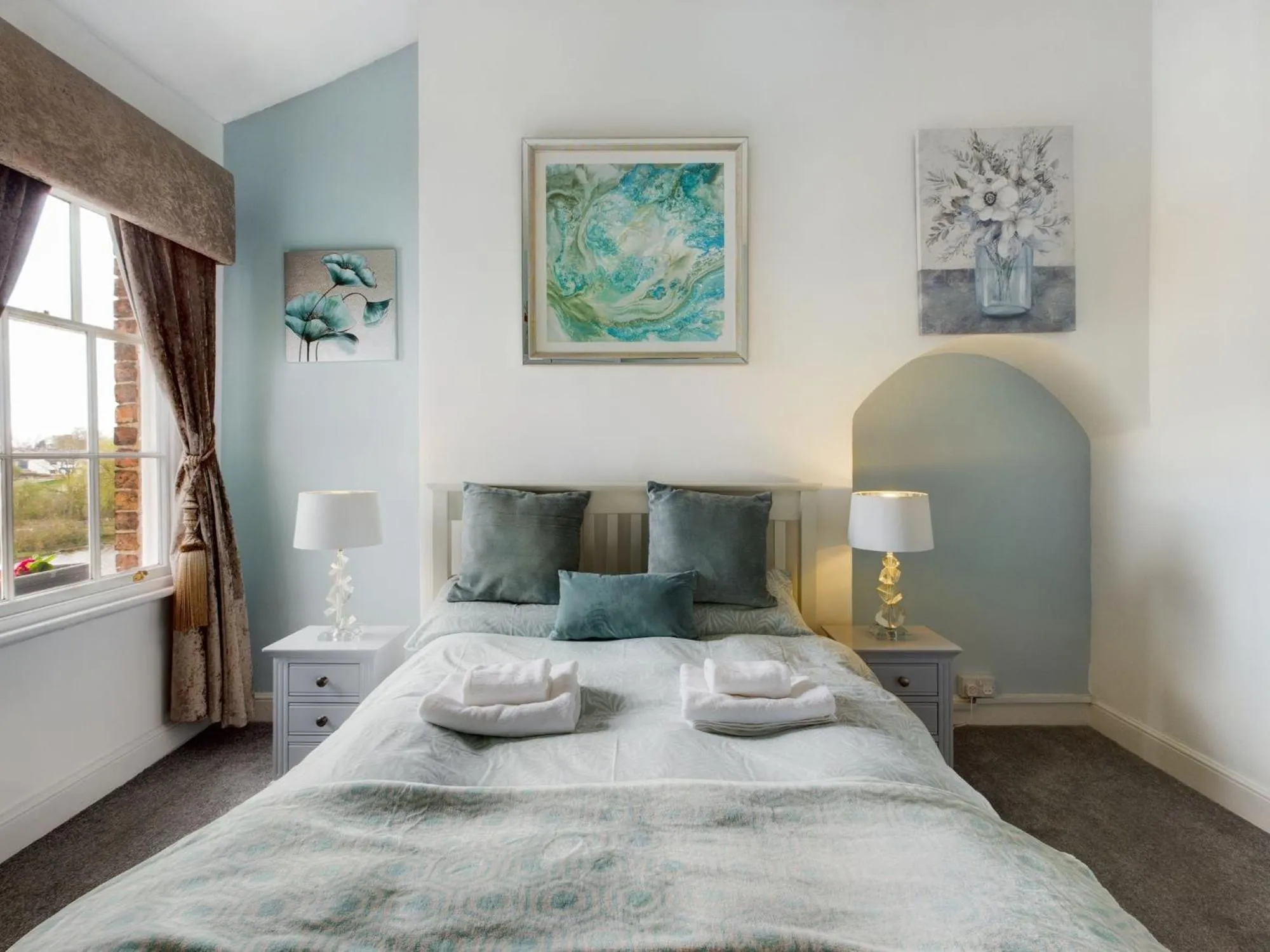 Photo of the whole room, Bed in Rondeva