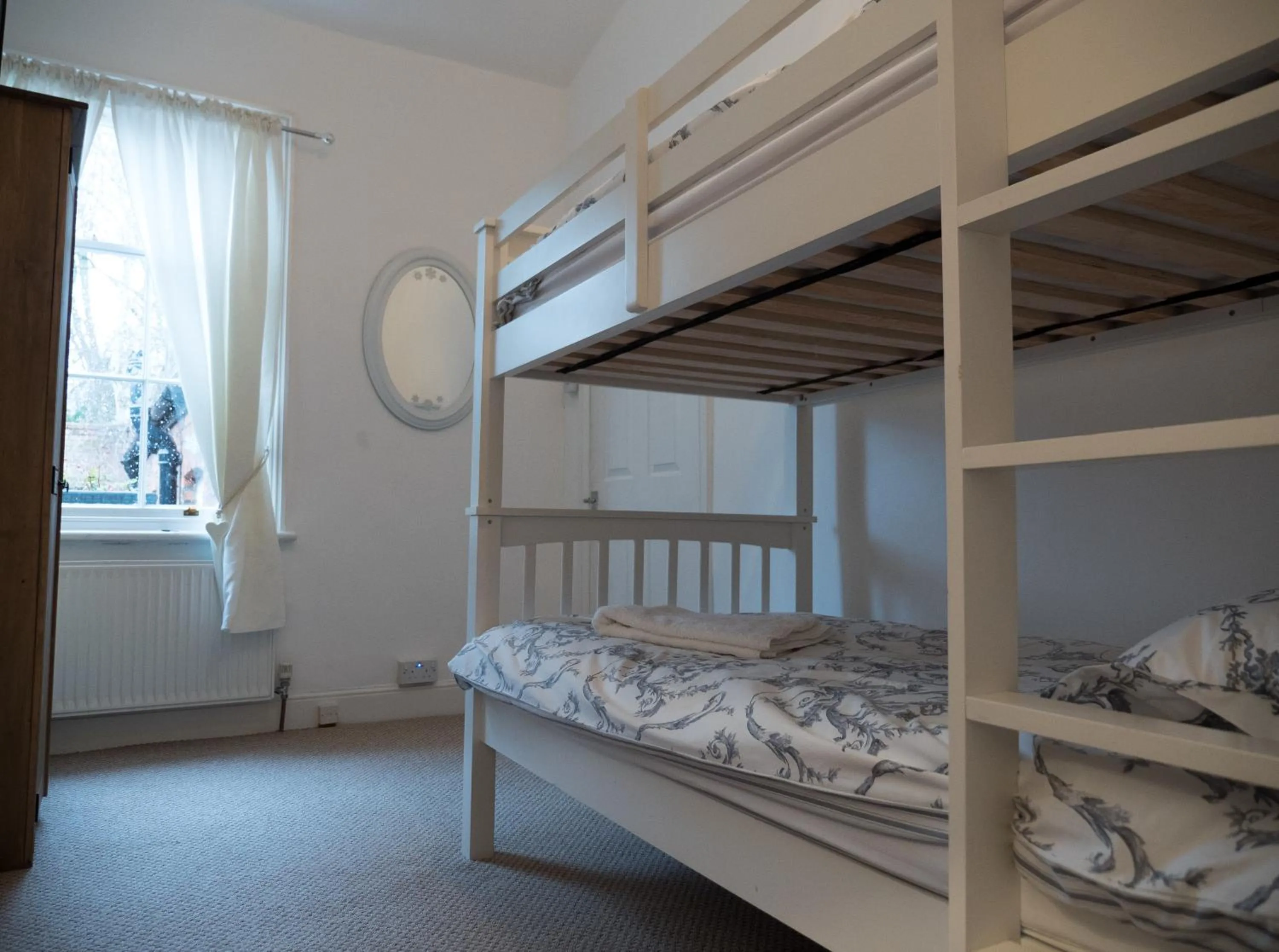 bunk bed, Bed in Rondeva