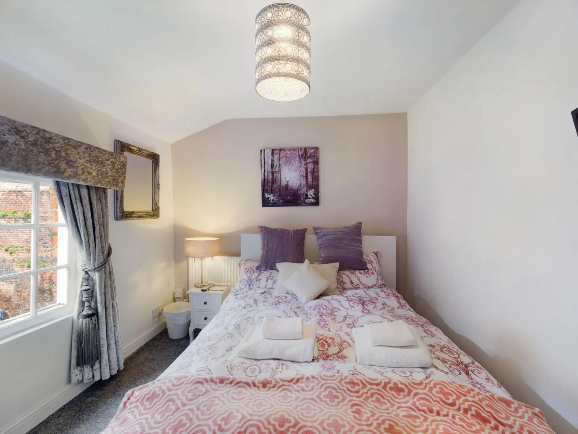 Photo of the whole room, Bed in Rondeva