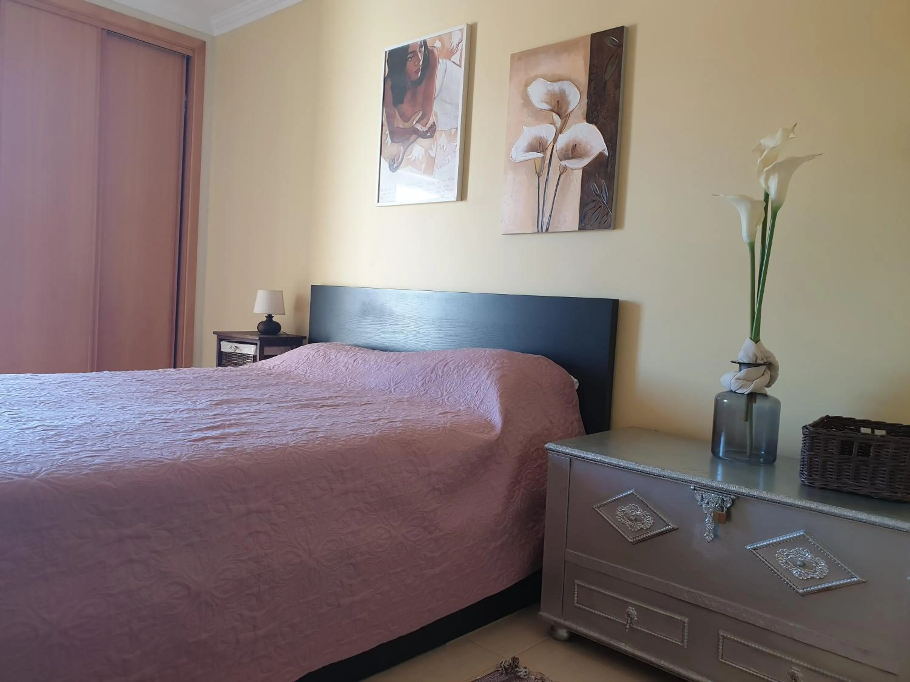 Bed in Albufeira Falesia Beach Apartment