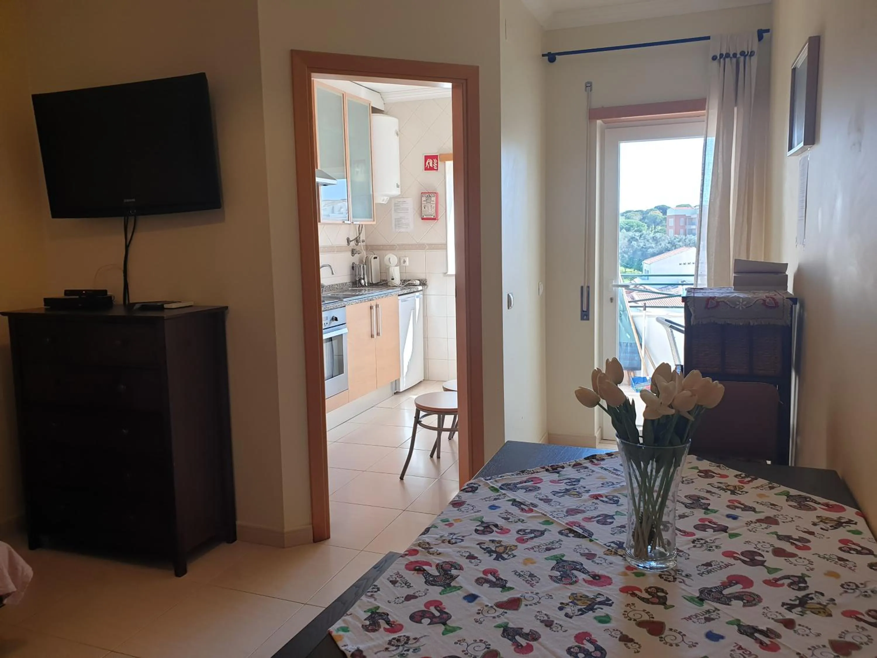 TV and multimedia in Albufeira Falesia Beach Apartment