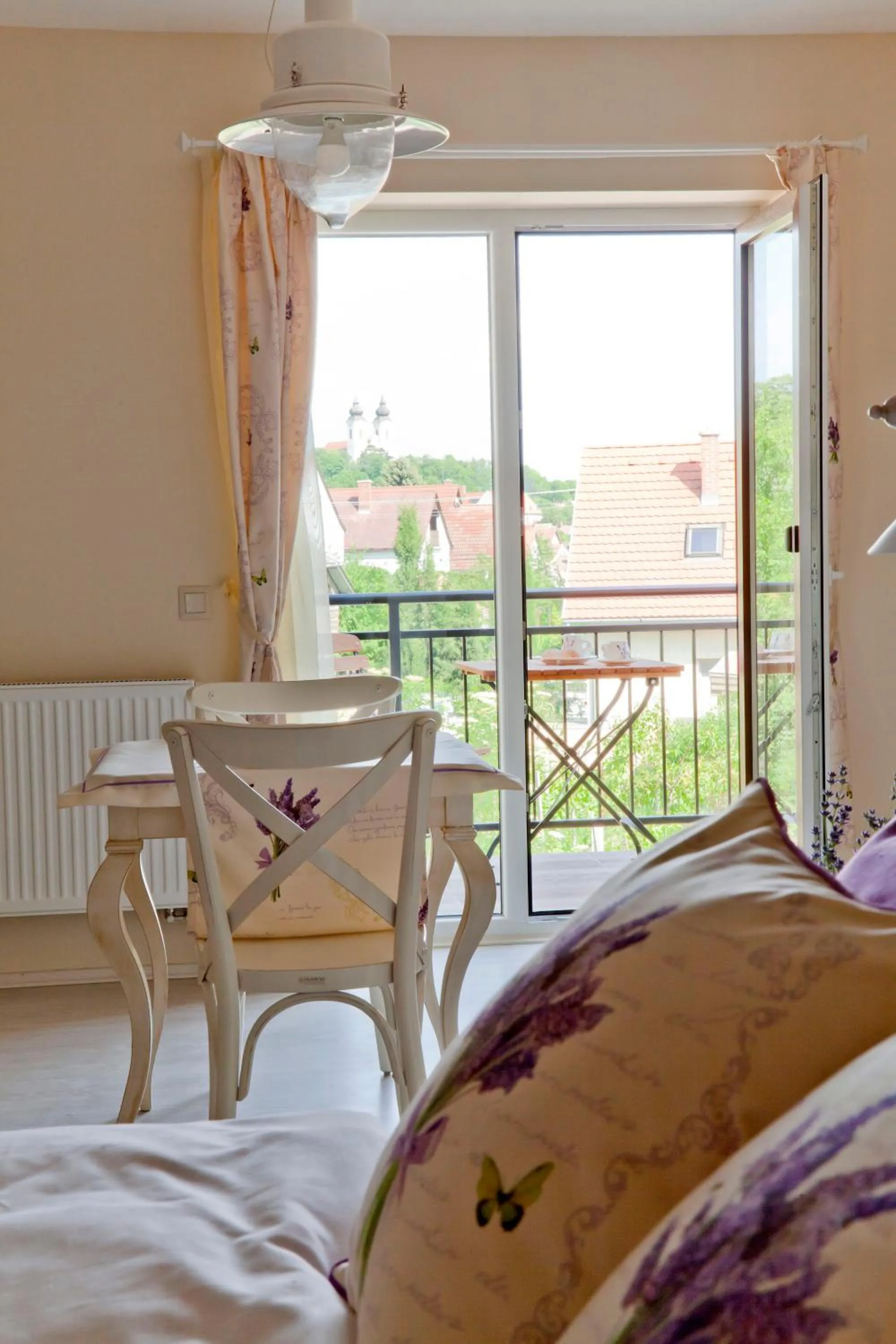 Landmark view, Bed in Barackvirág Apartmanház