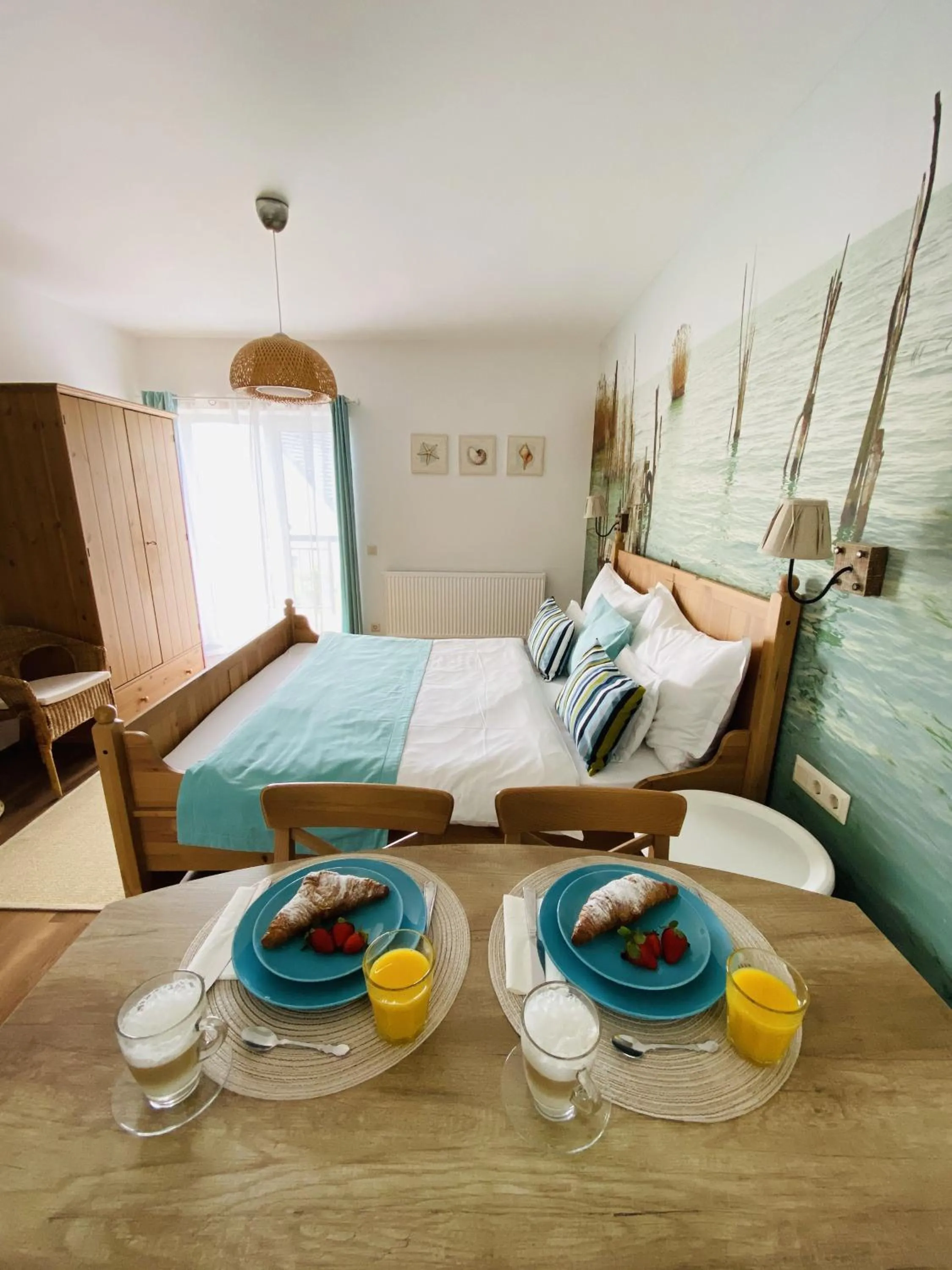 Dining area, Bed in Barackvirág Apartmanház