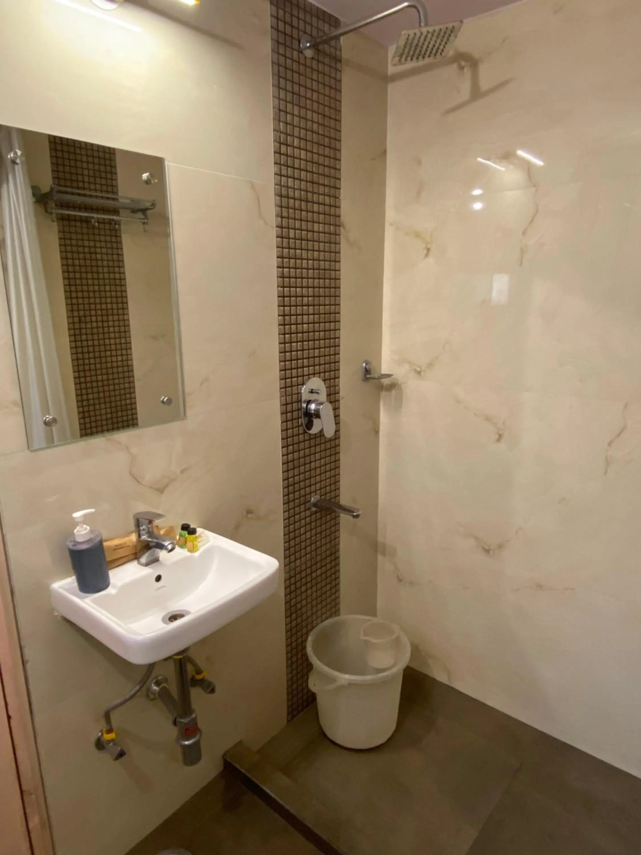 Shower in Chitra Katha - A Story Per Stay