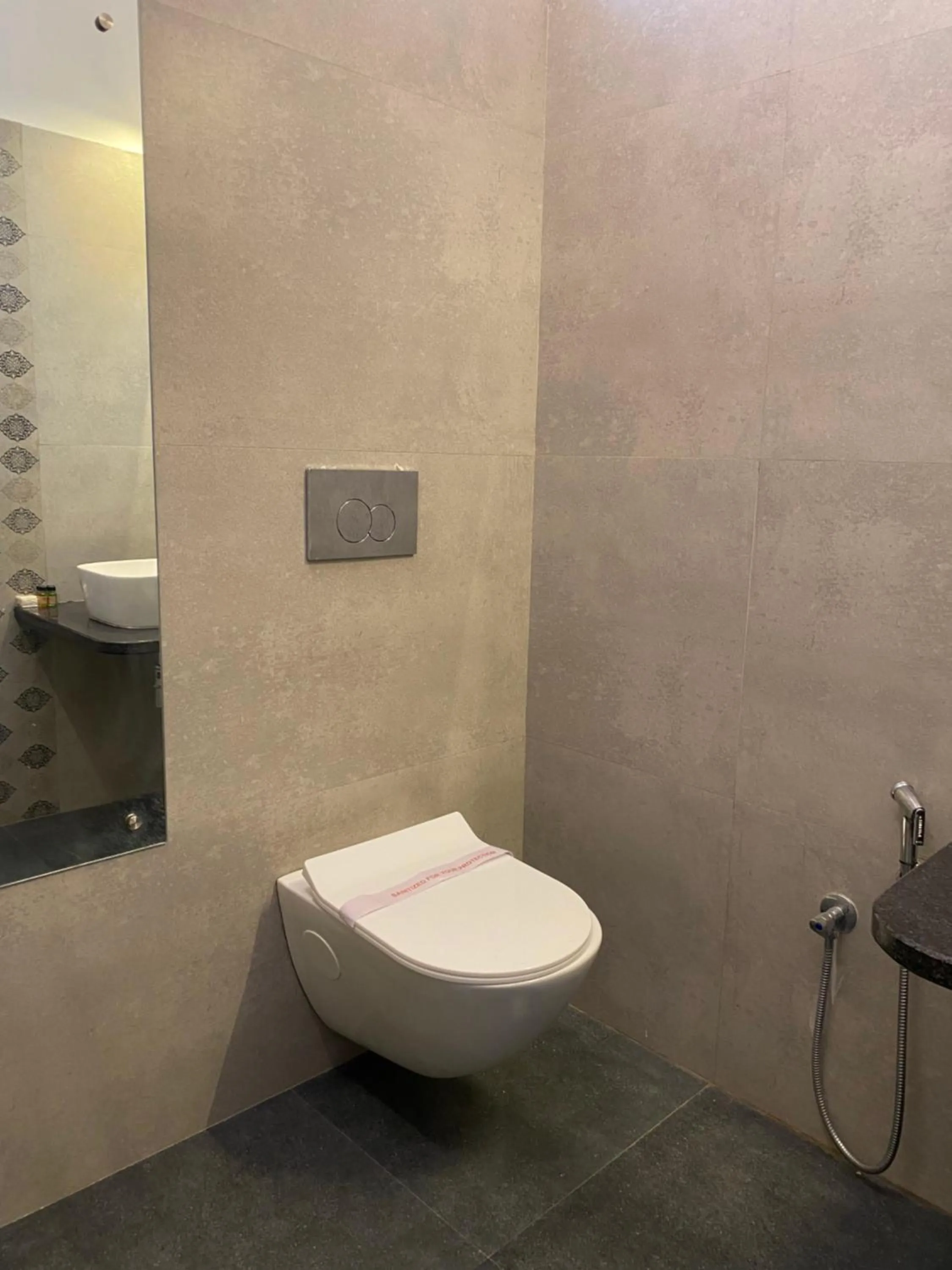 Toilet in Chitra Katha - A Story Per Stay