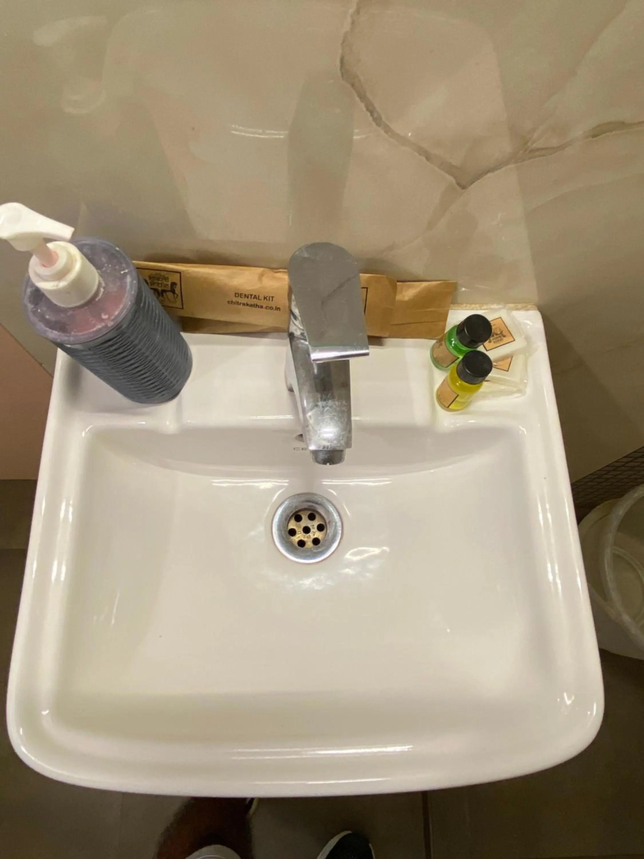 Bathroom in Chitra Katha - A Story Per Stay