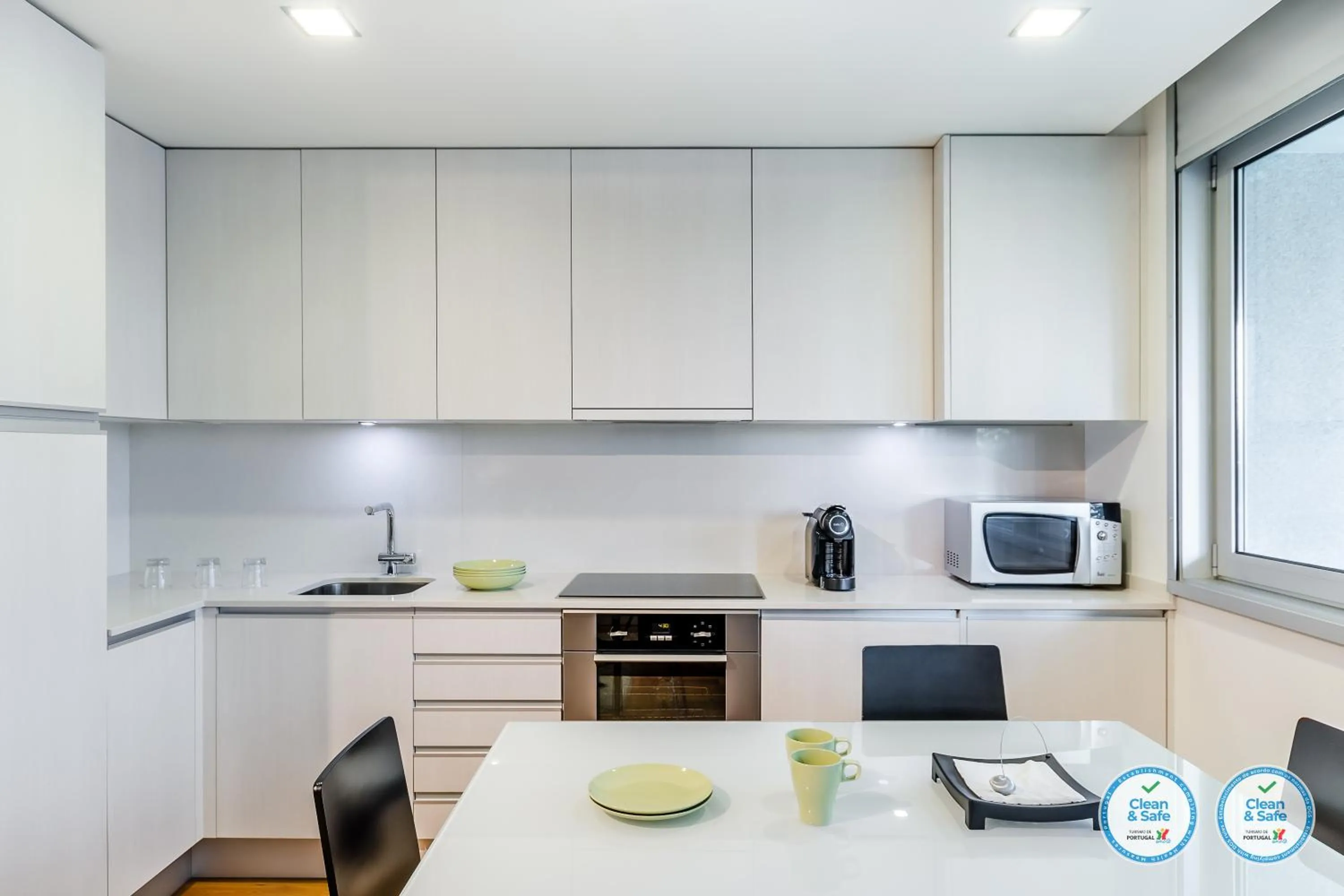 Kitchen or kitchenette in RS Porto Boavista Studios