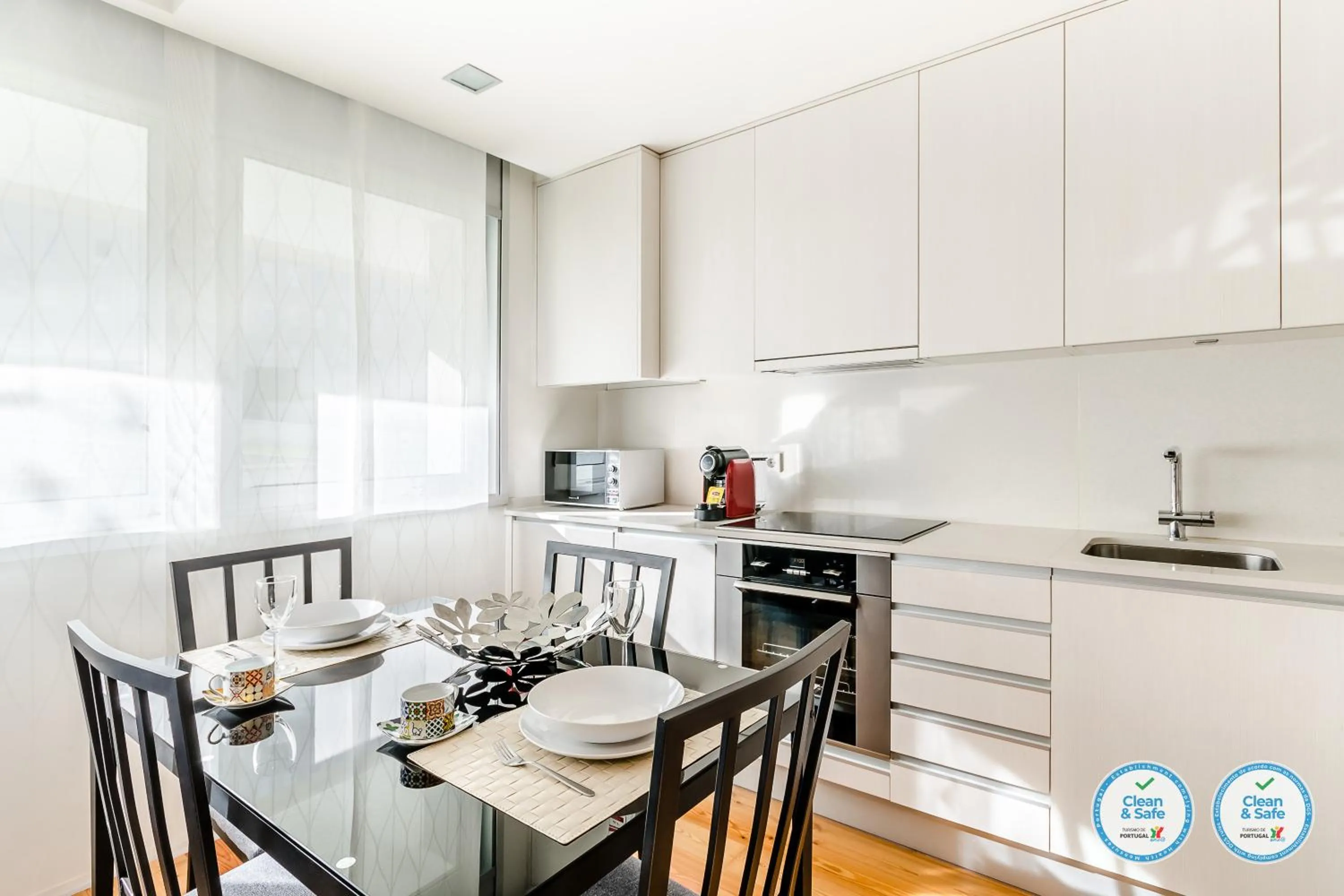 Kitchen or kitchenette in RS Porto Boavista Studios