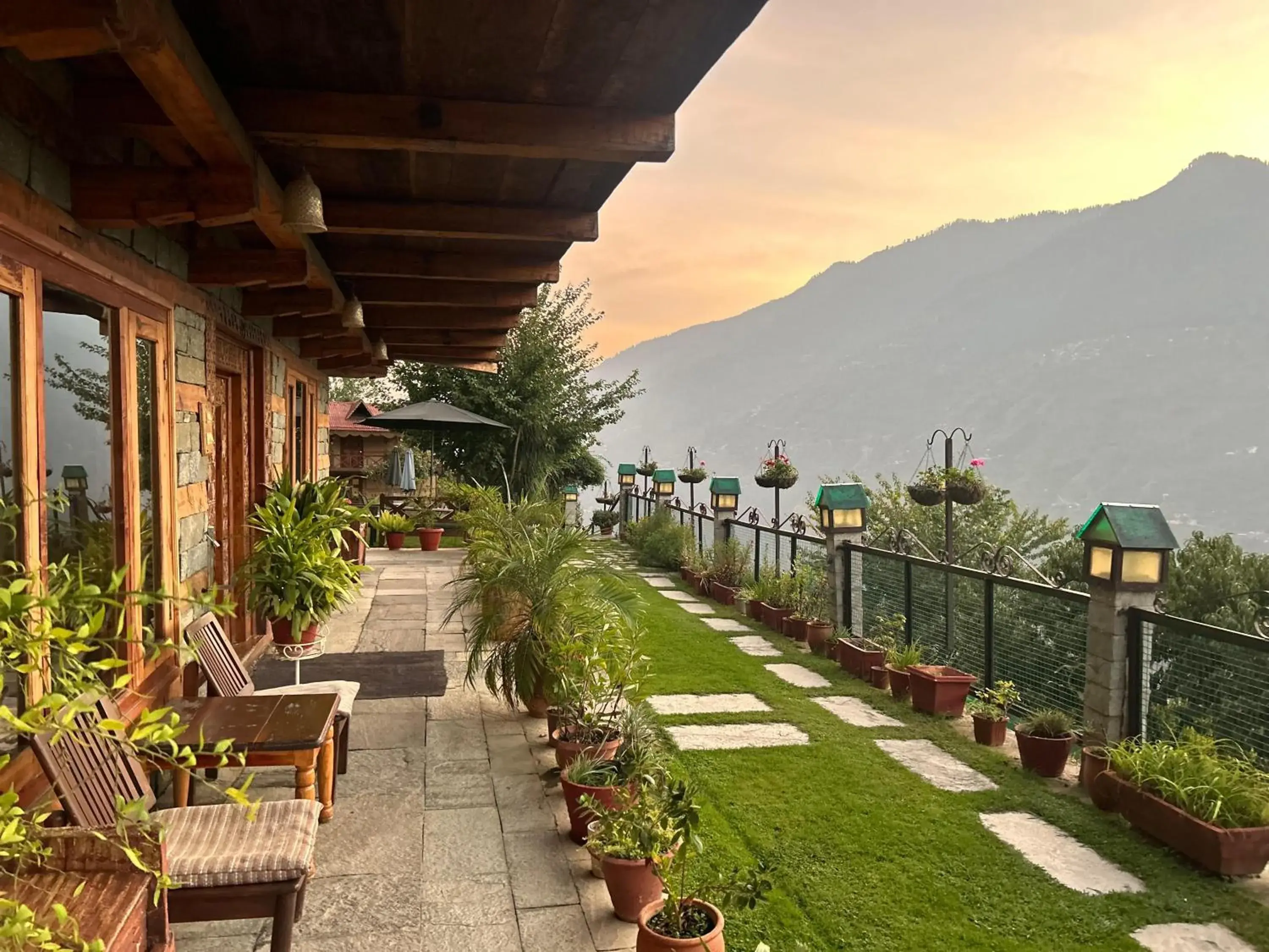 Deluxe Room in Himalayan Kothi ,Kais, Kullu Manali Deluxe Room in Himalayan Kothi ,Kais, Kullu Manali