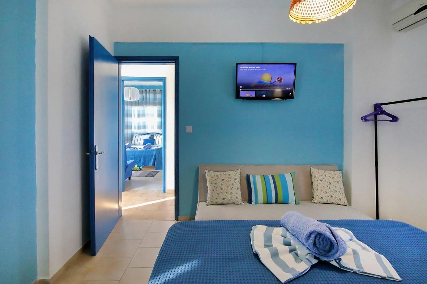 TV and multimedia, Bed in Maras Marinas Home