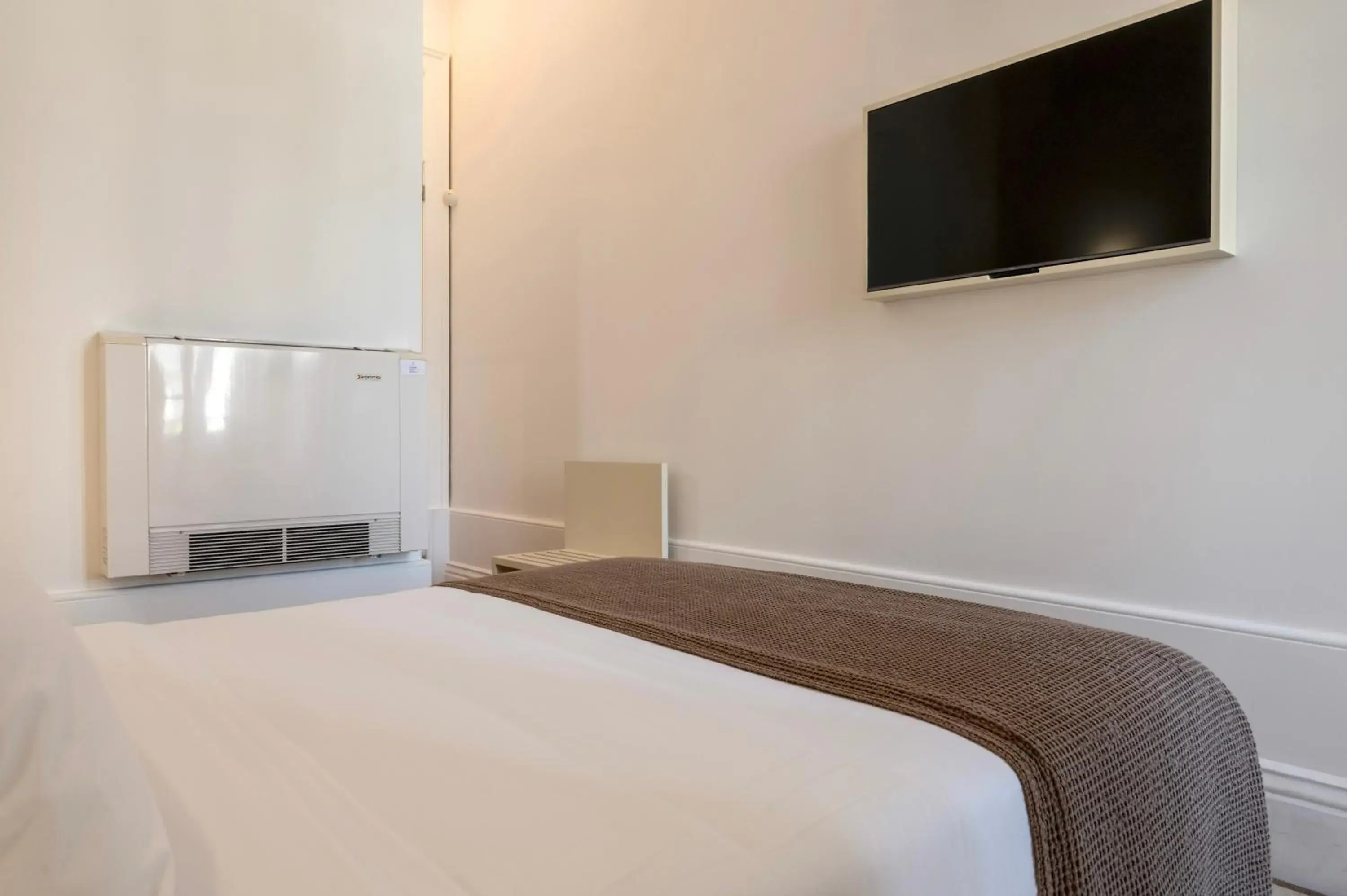 Superior Double Room with Garden View in Oporto Comfort Charming Cedofeita - Free Parking Superior Double Room with Garden View in Oporto Comfort Charming Cedofeita - Free Parking