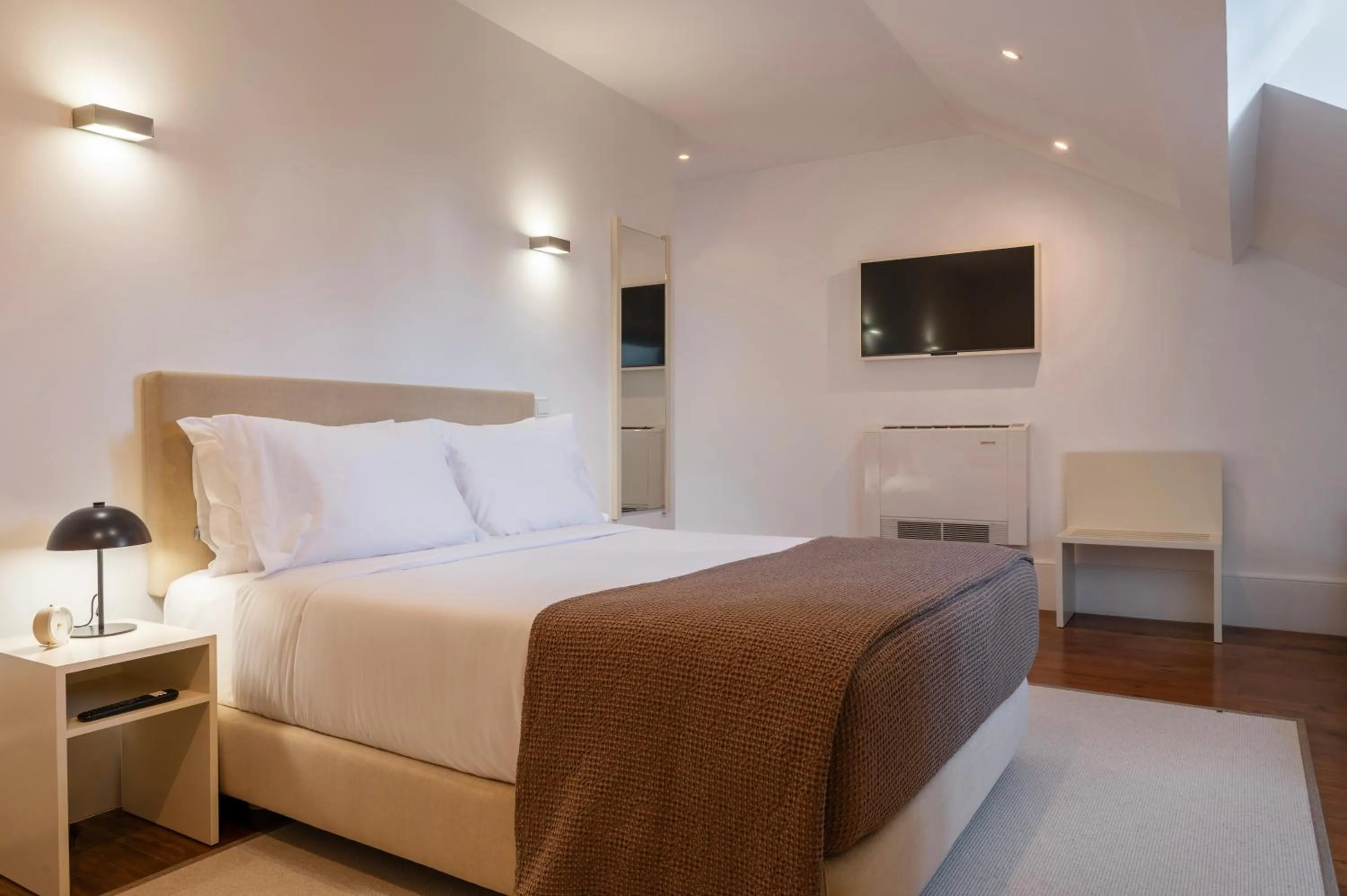 Decorative detail, Bed in Oporto Comfort Charming Cedofeita - Free Parking