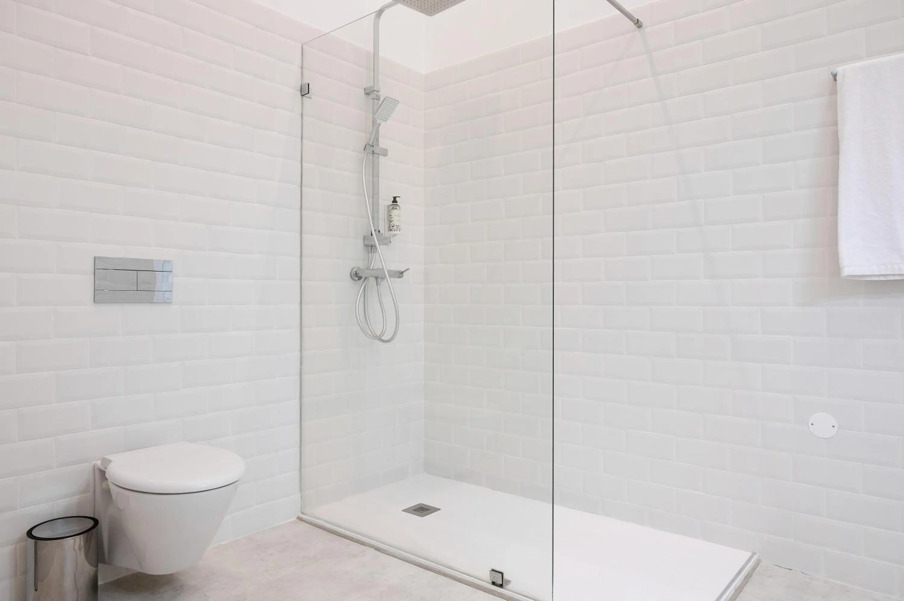 Shower in Oporto Comfort Charming Cedofeita - Free Parking