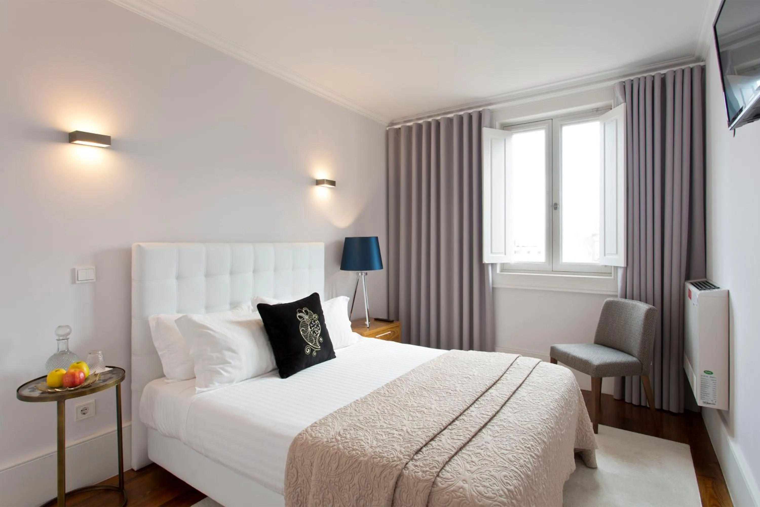 Standard Double Room with Street View in Oporto Comfort Charming Cedofeita