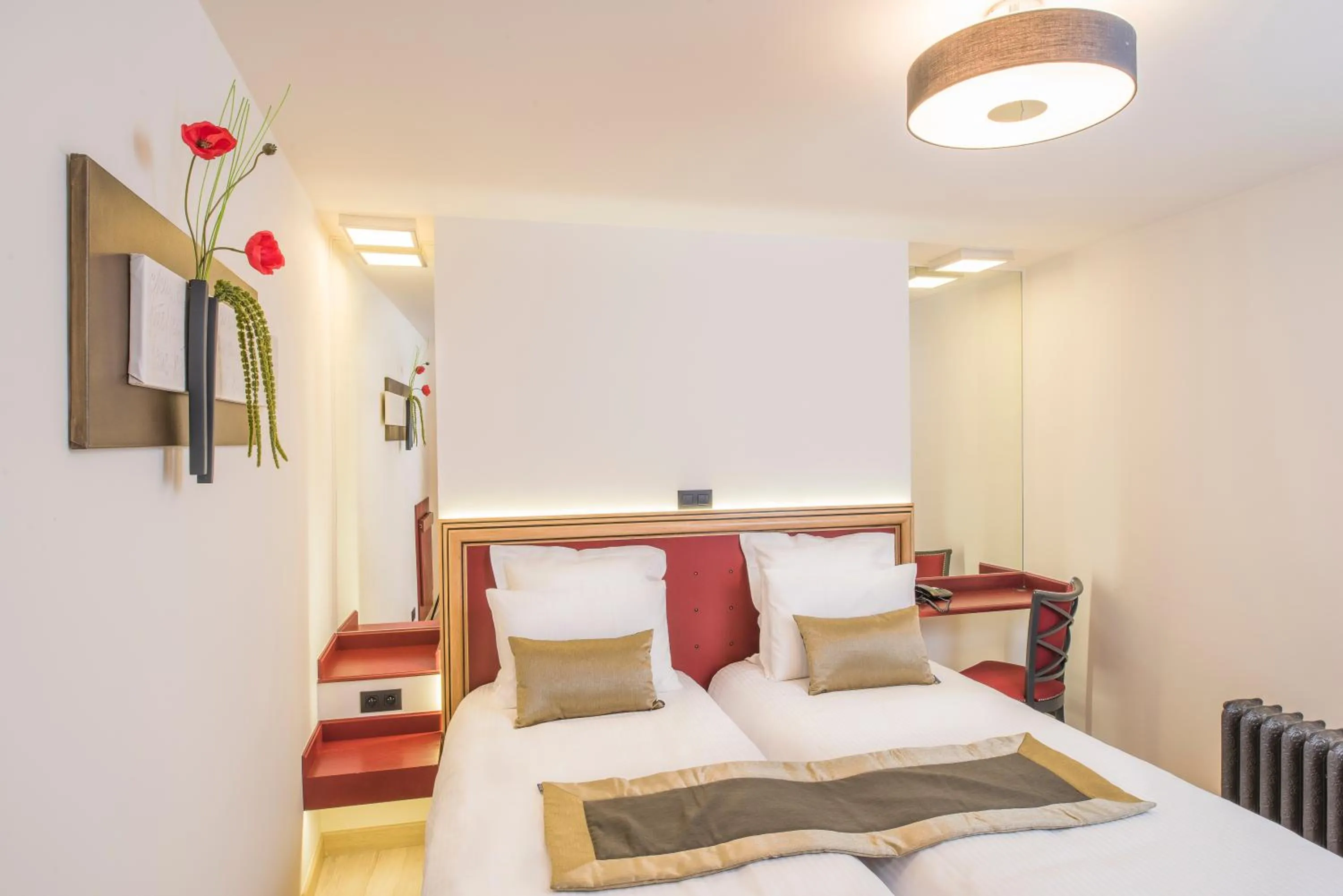 Photo of the whole room, Bed in Hotel Agora Brussels Grand Place