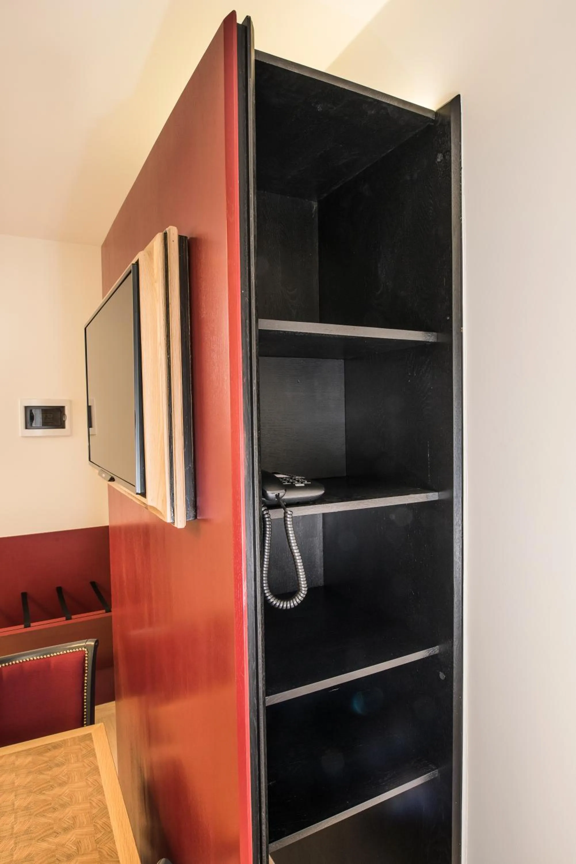 TV and multimedia in Hotel Agora Brussels Grand Place