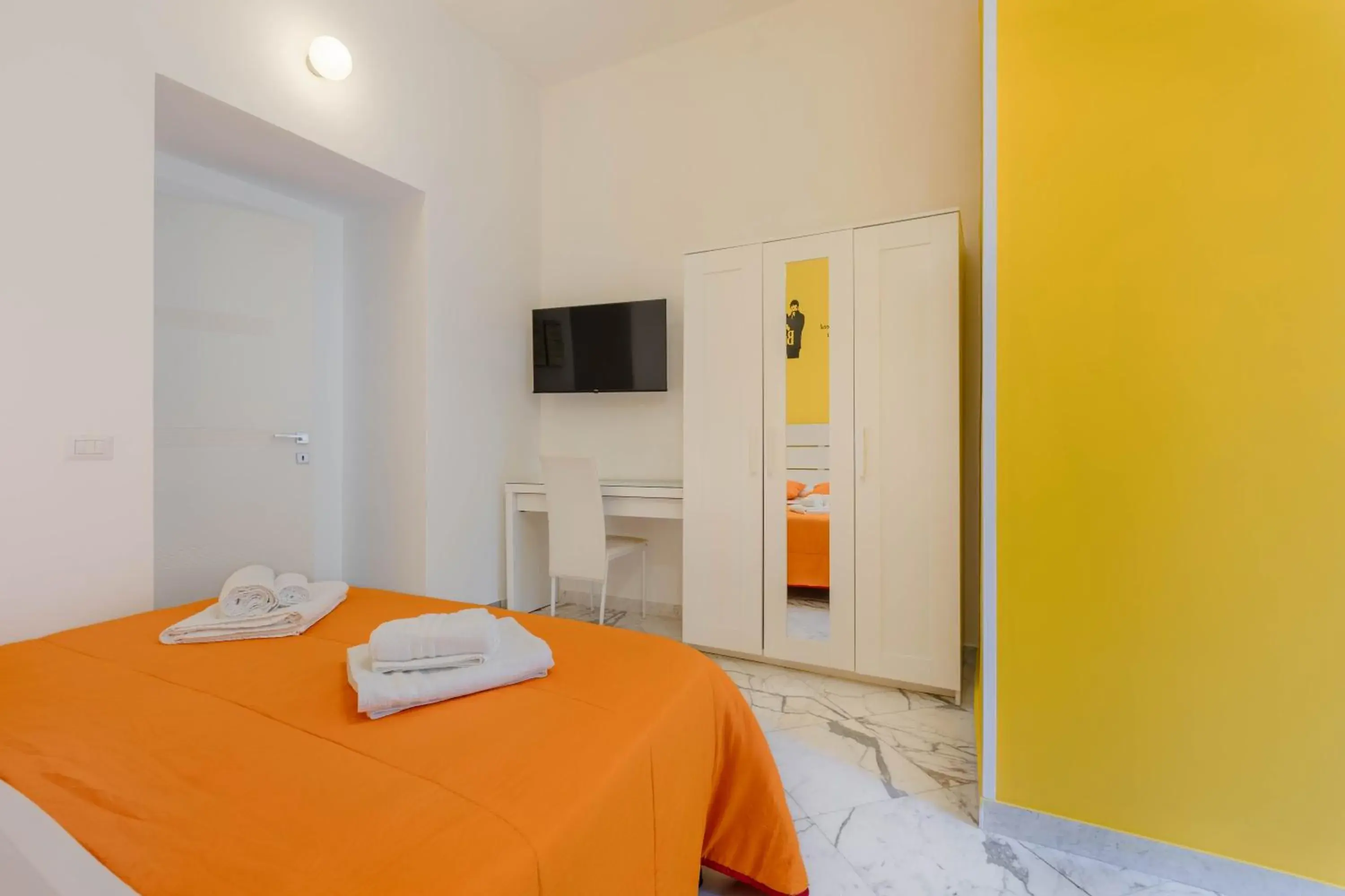 TV and multimedia, Bed in Colori e Note TV and multimedia, Bed in Colori e Note