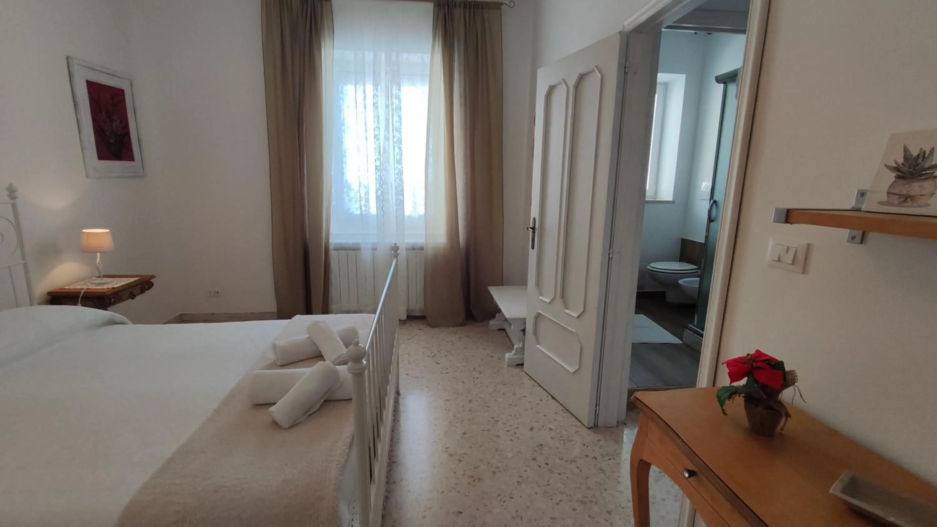 Bedroom, Bed in Welcome to Alberobello