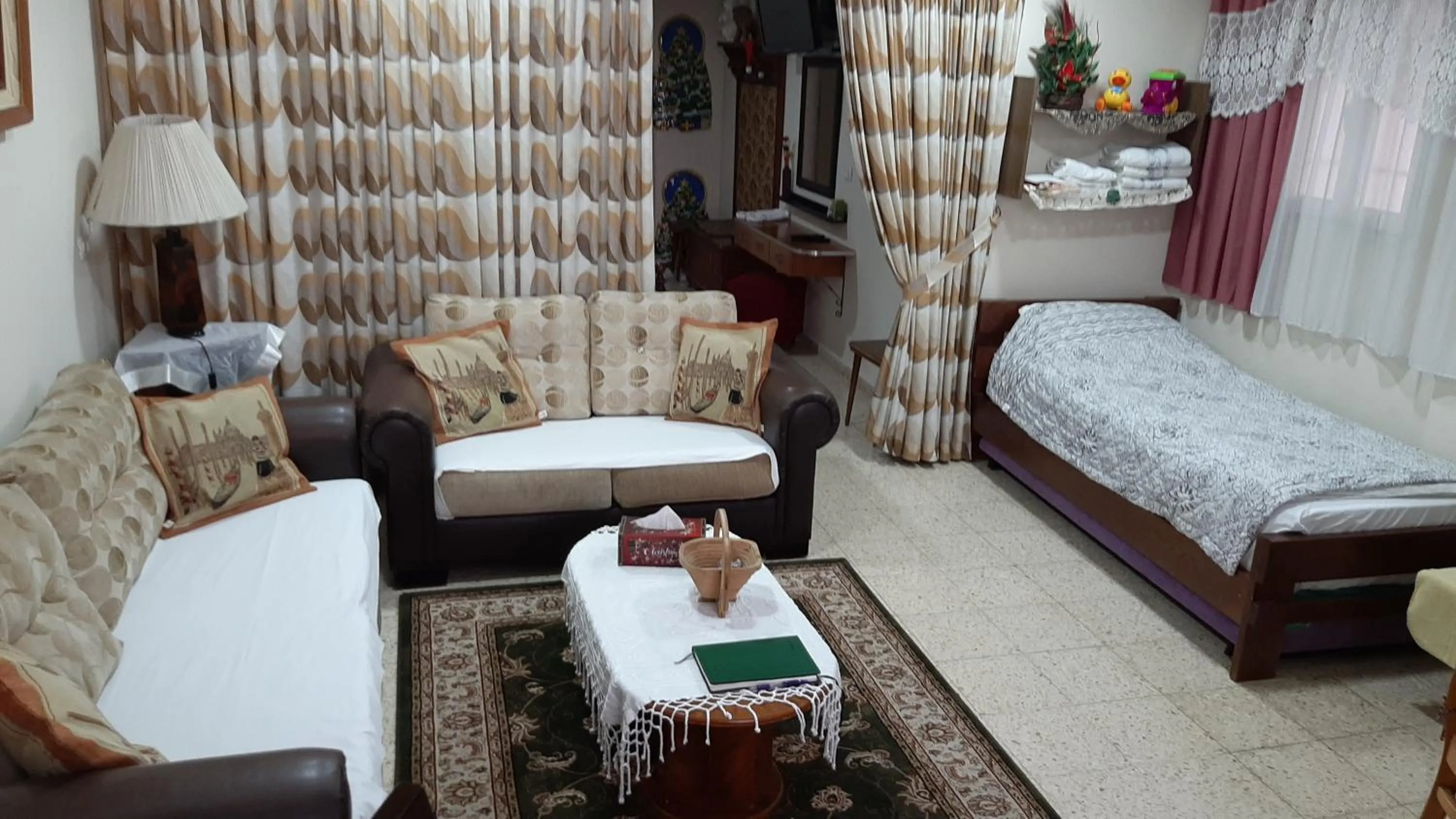 Zohar's Apartment