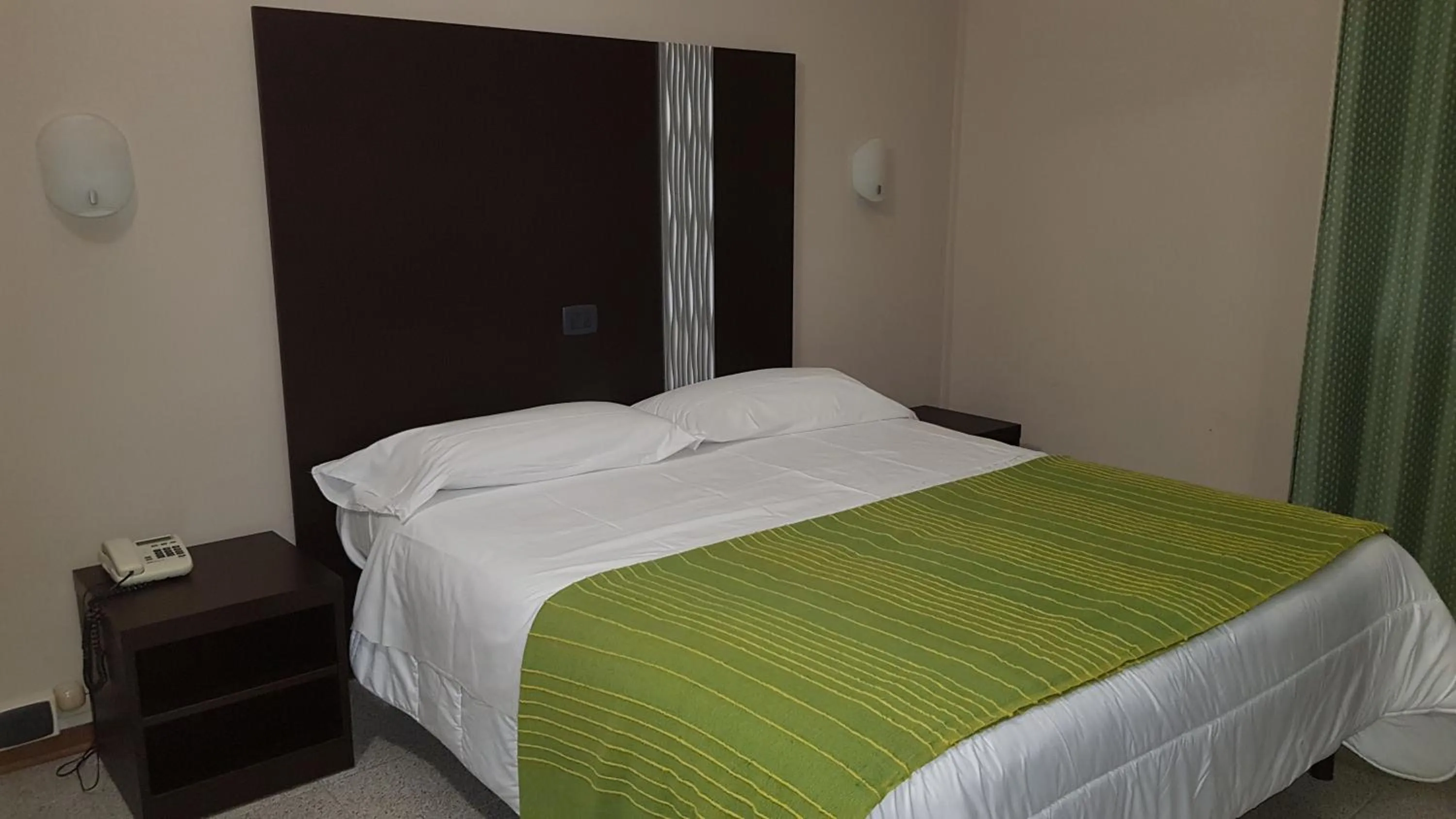 Photo of the whole room, Bed in Hotel Principe