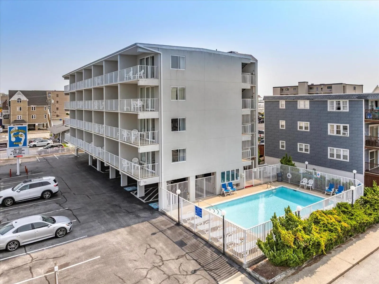 Property building in Beachcomber Motel