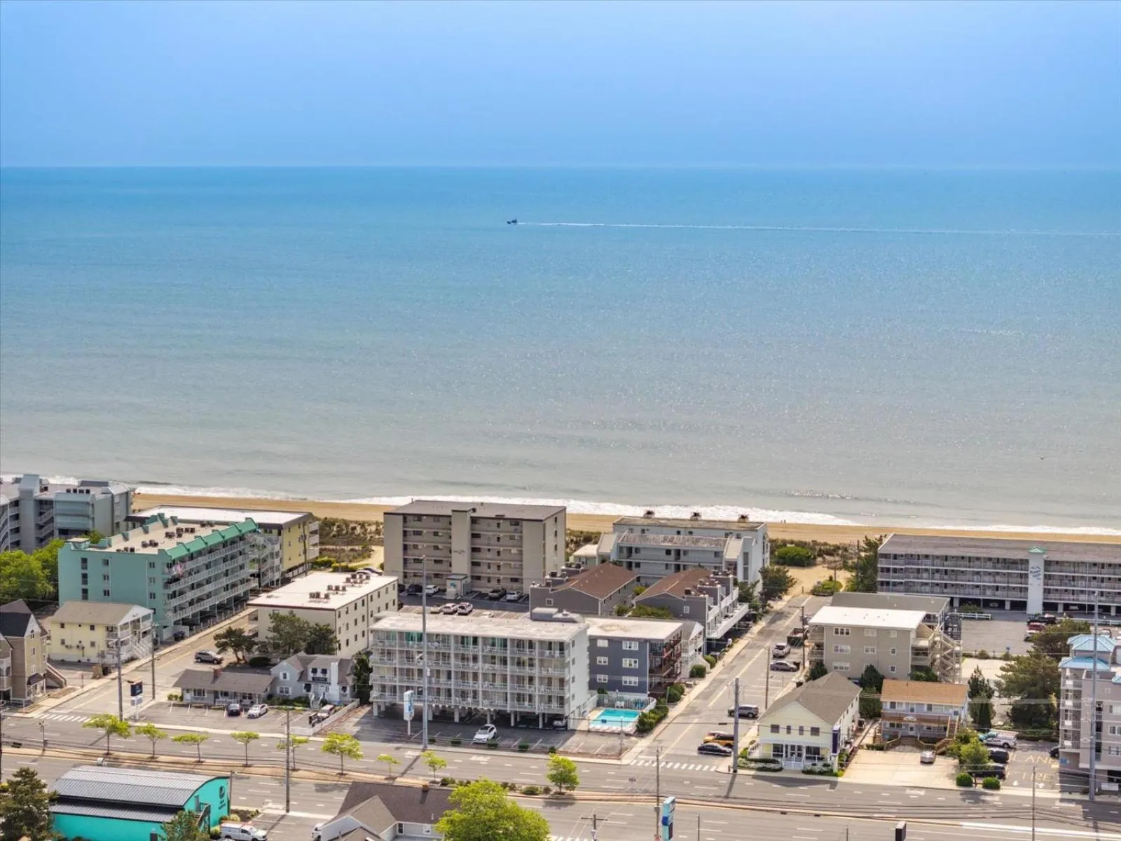 Bird's eye view in Beachcomber Motel
