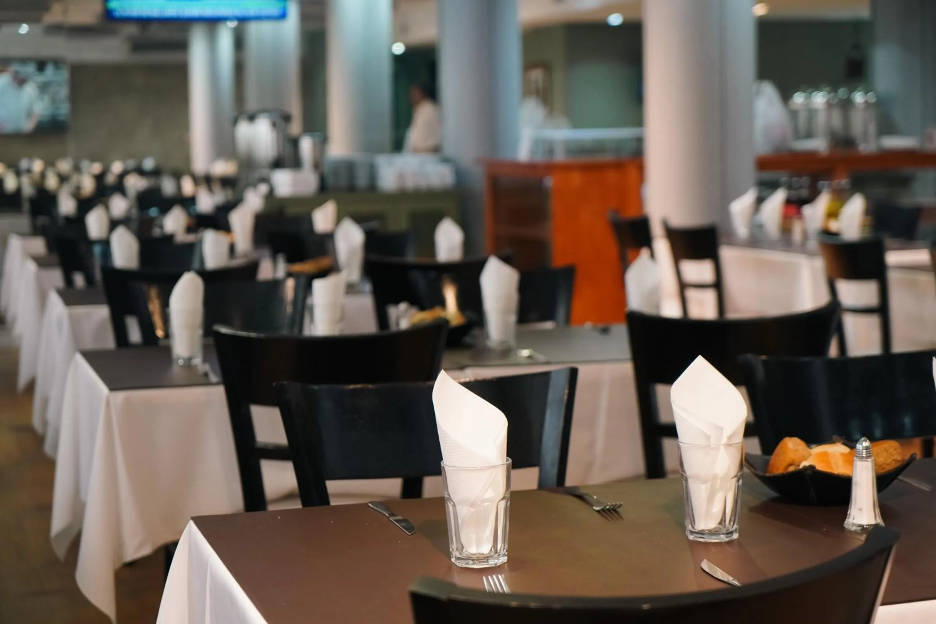 Restaurant/places to eat in Hotel Facon Grande