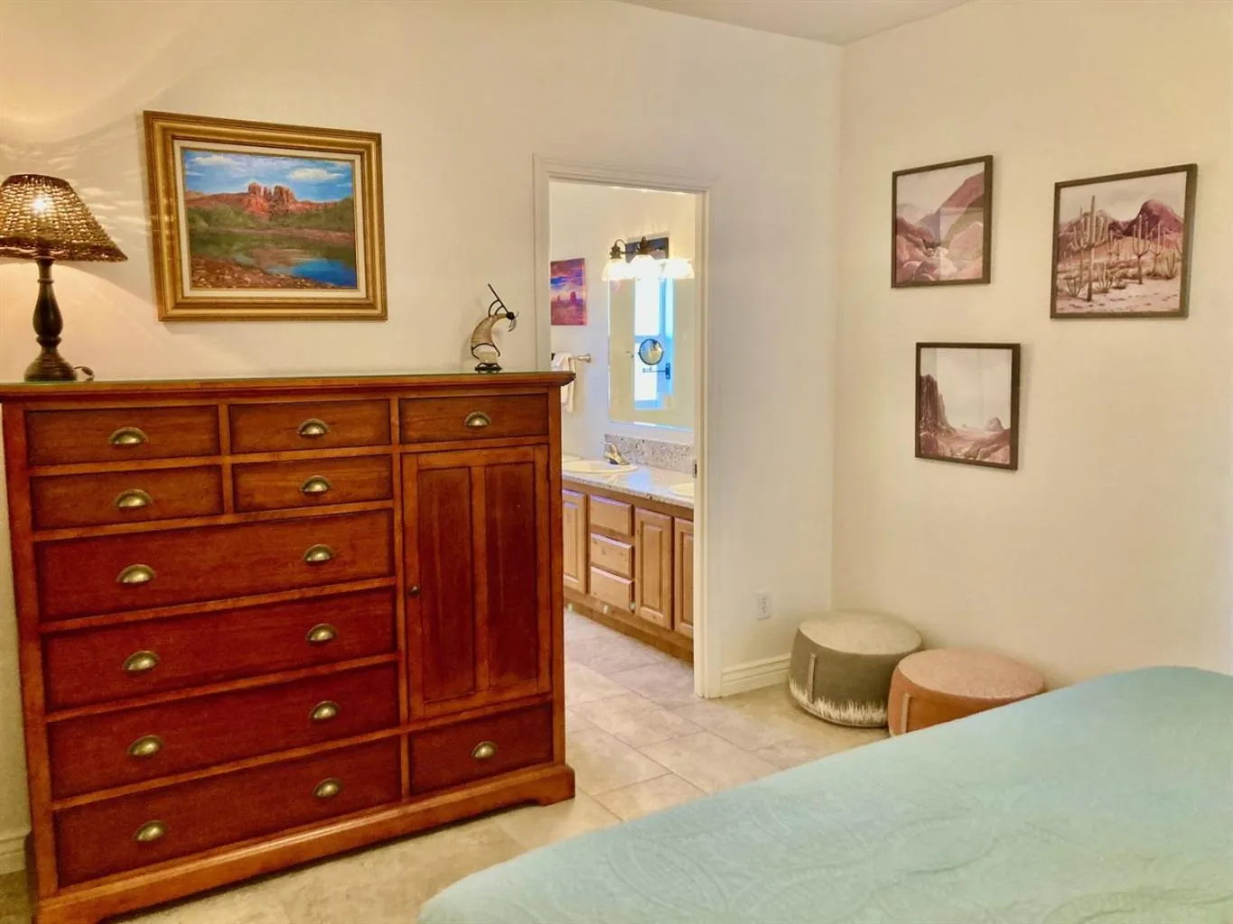 Bed in Local VIEW Pet Friendly BOAT Parking Close to Antelope Canyon HorseshoeBend